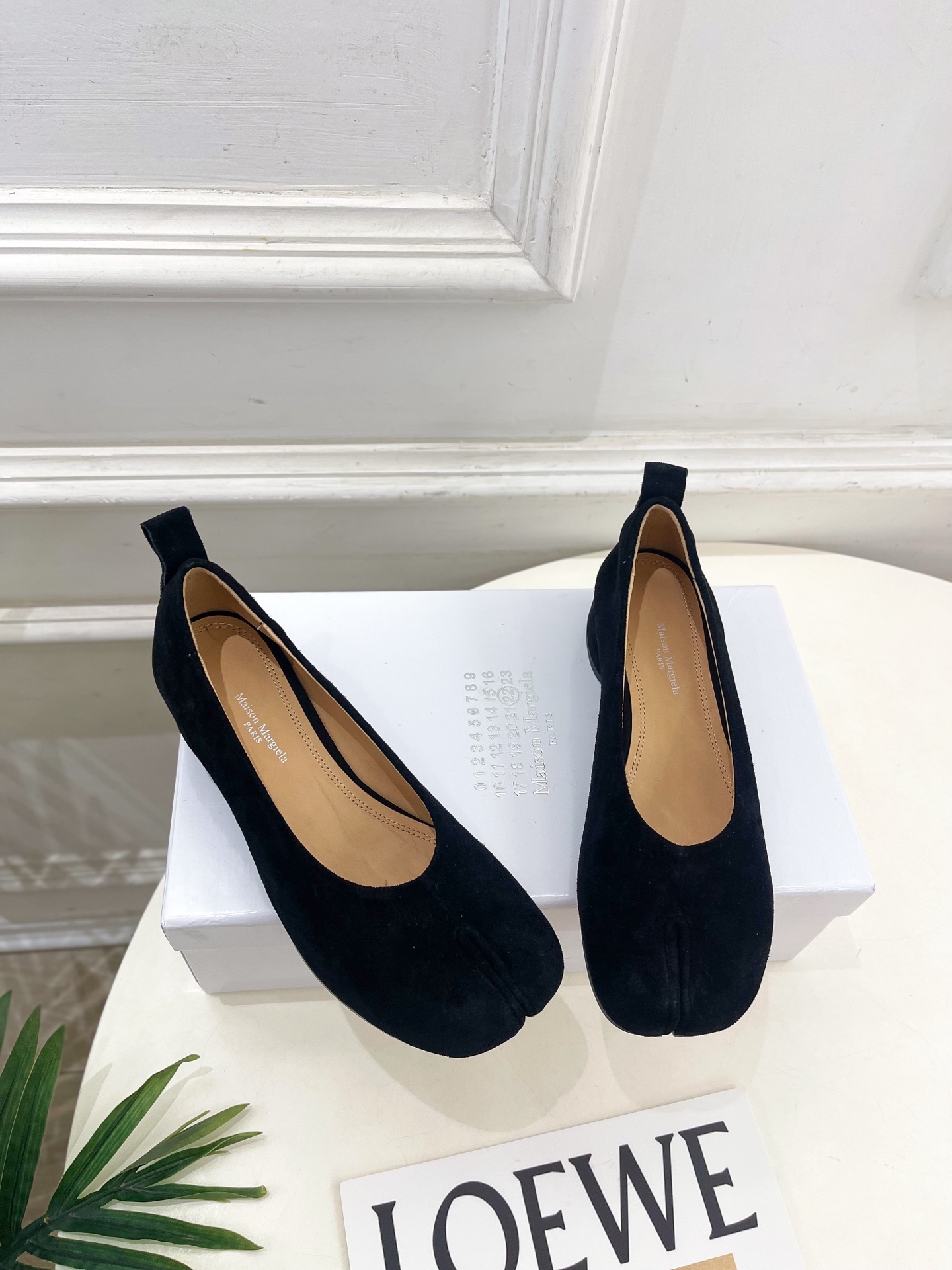Maison Margiela· MM6马吉拉 2025 春夏新款 Tabi分趾牛猄芭蕾鞋———————