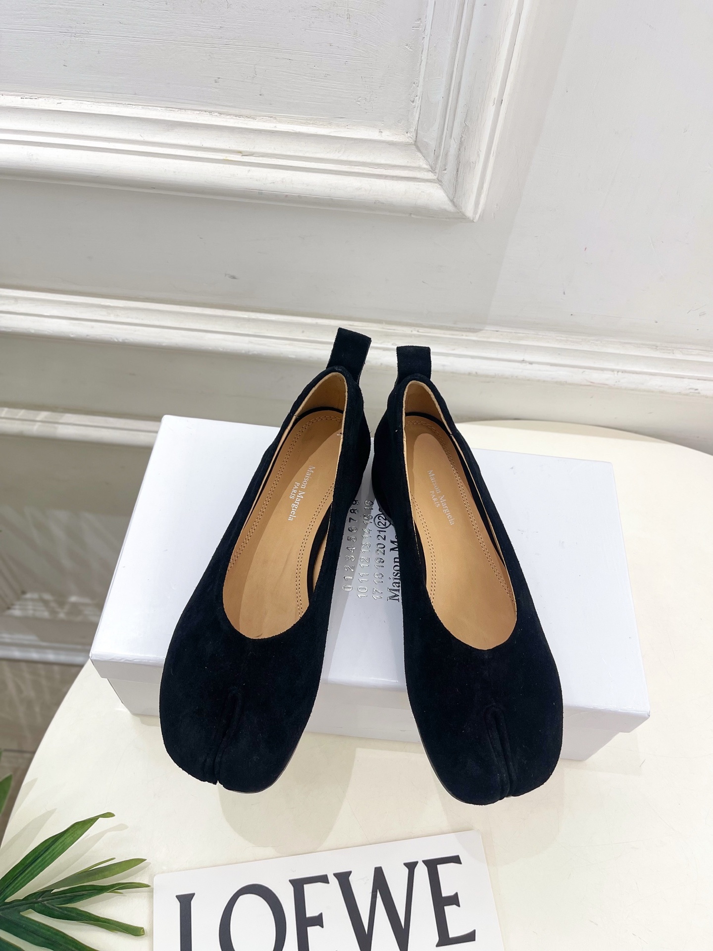 Maison Margiela· MM6马吉拉 2025 春夏新款 Tabi分趾牛猄芭蕾鞋———————