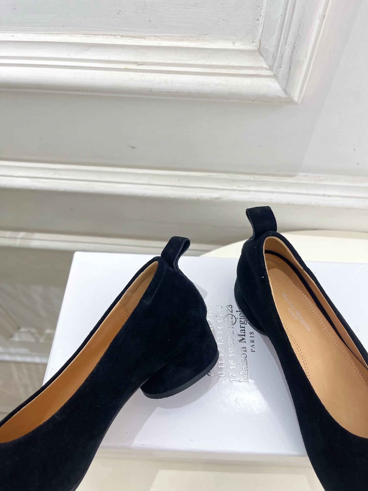 Maison Margiela· MM6马吉拉 2025 春夏新款 Tabi分趾牛猄芭蕾鞋———————