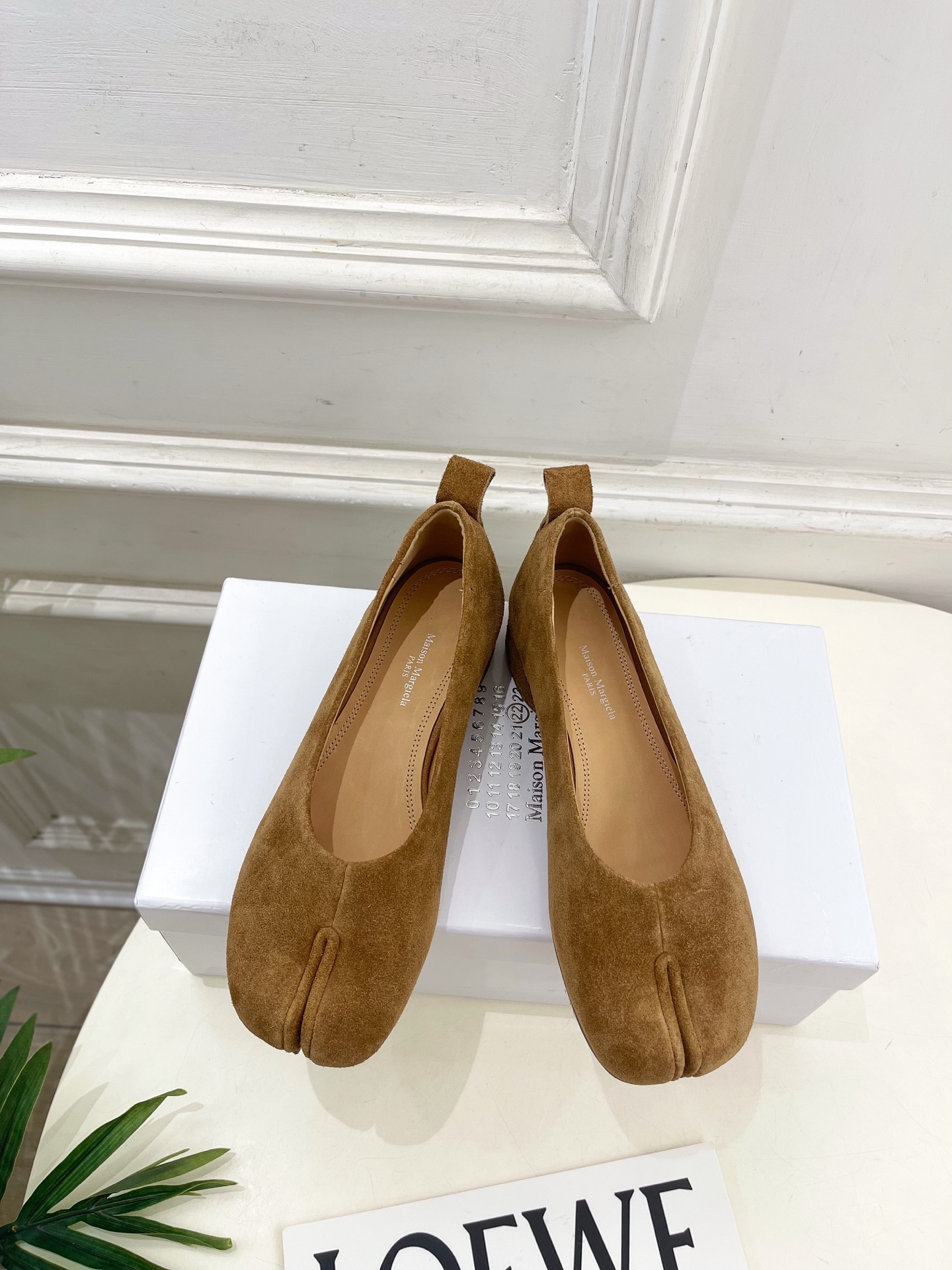 Maison Margiela· MM6马吉拉 2025 春夏新款 Tabi分趾牛猄芭蕾鞋———————