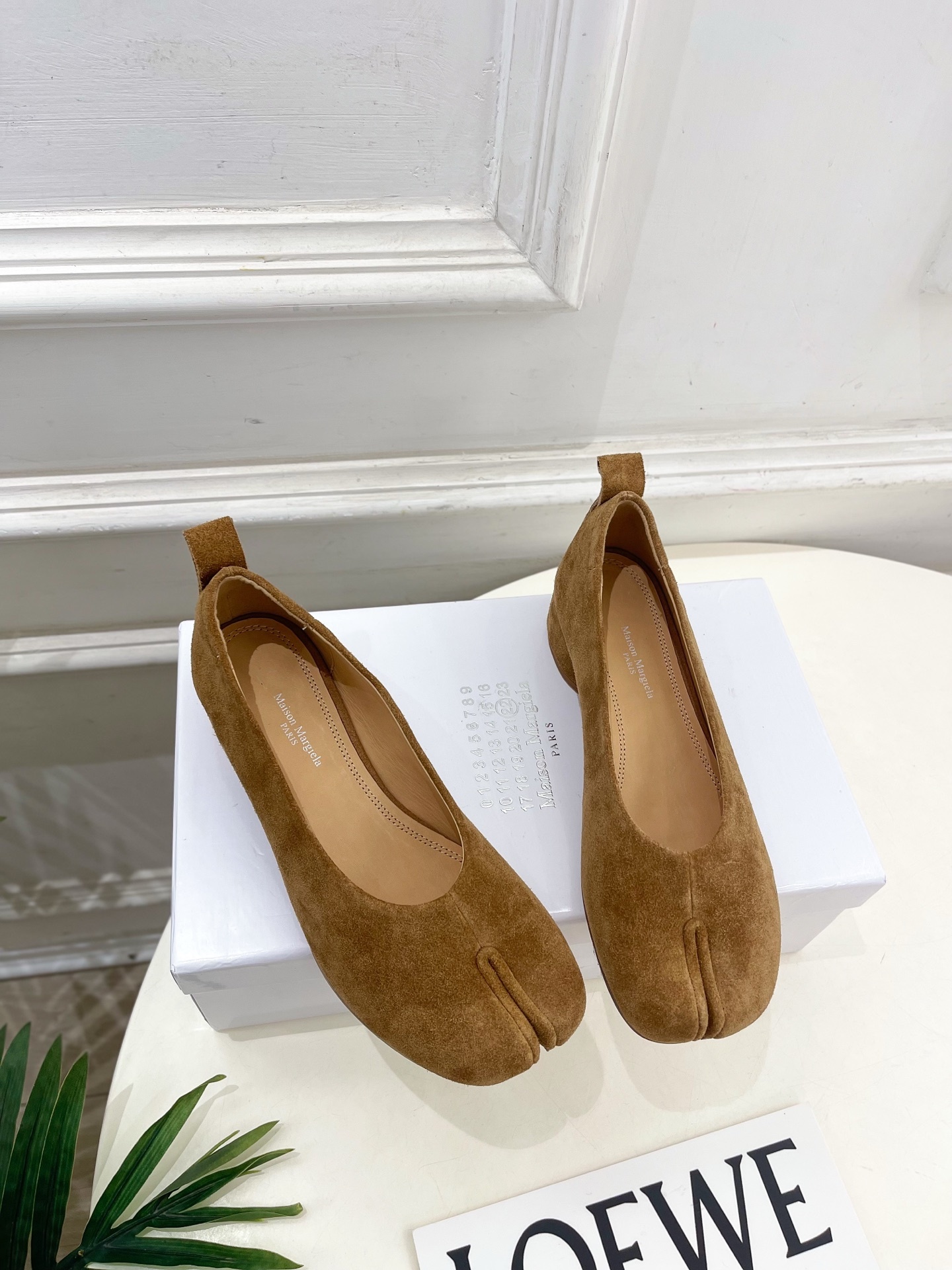 Maison Margiela· MM6马吉拉 2025 春夏新款 Tabi分趾牛猄芭蕾鞋———————