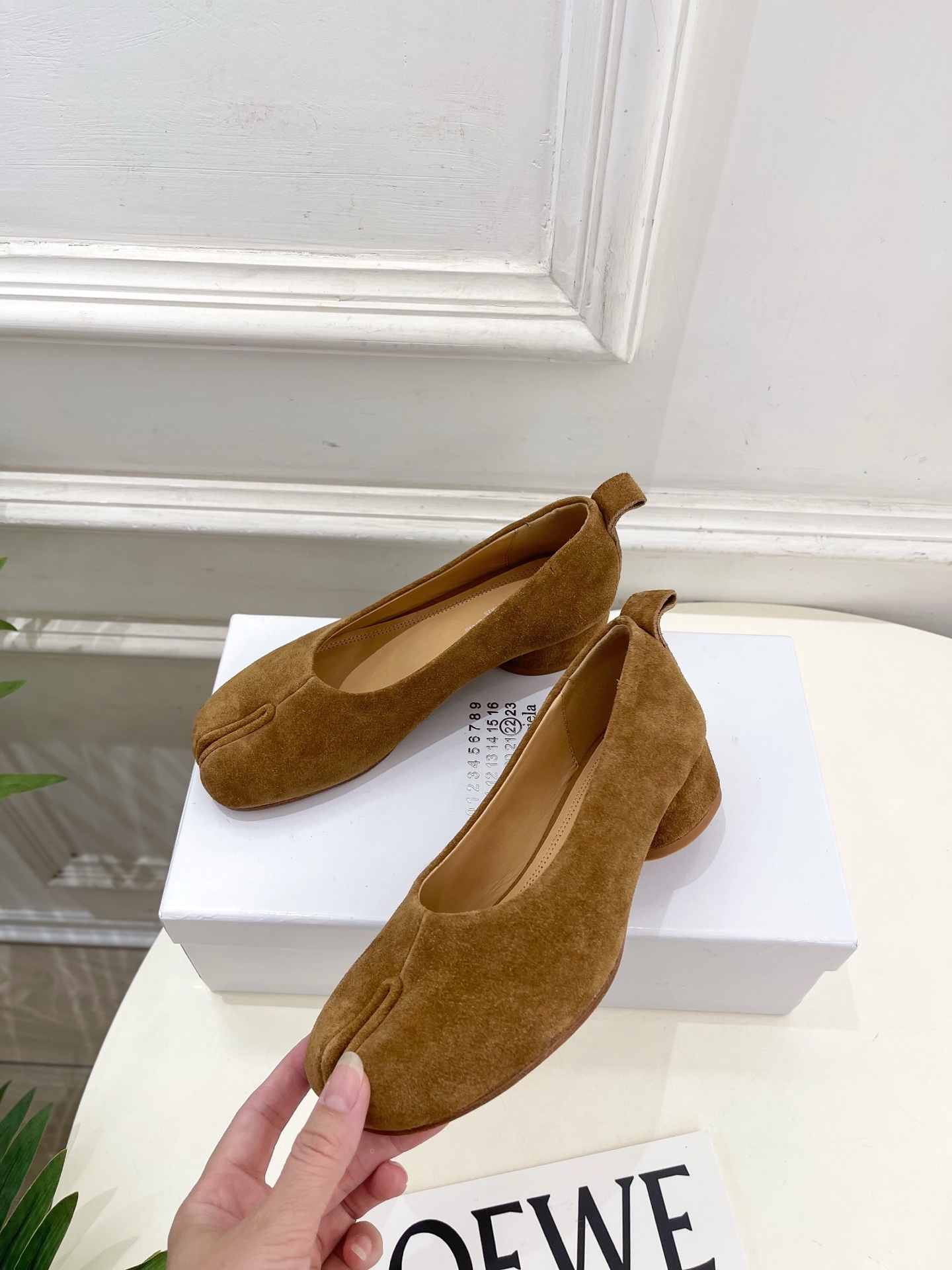 Maison Margiela· MM6马吉拉 2025 春夏新款 Tabi分趾牛猄芭蕾鞋———————