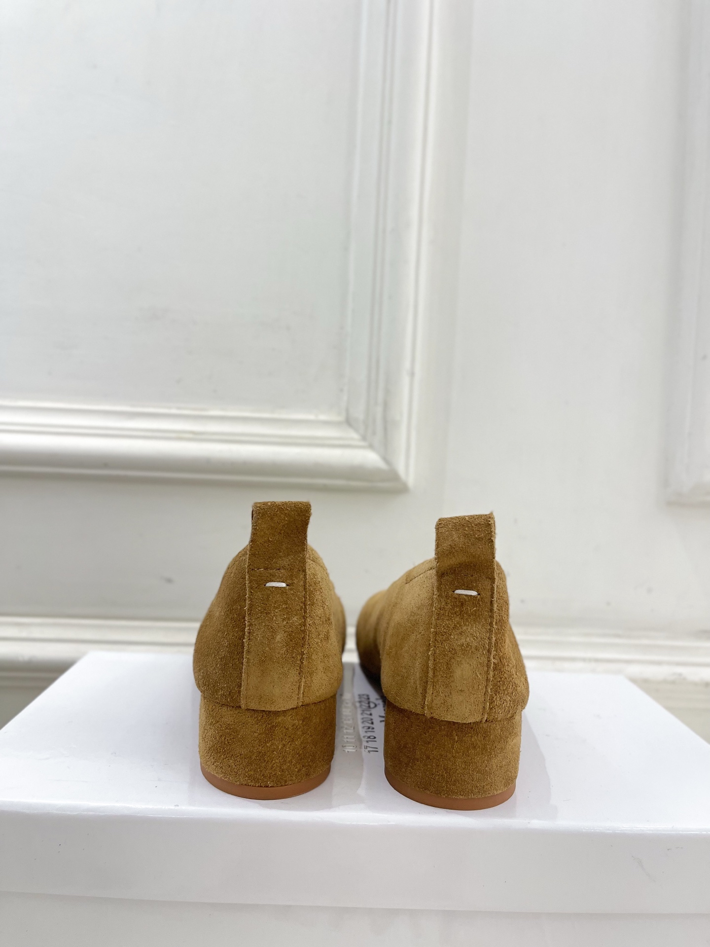 Maison Margiela· MM6马吉拉 2025 春夏新款 Tabi分趾牛猄芭蕾鞋———————