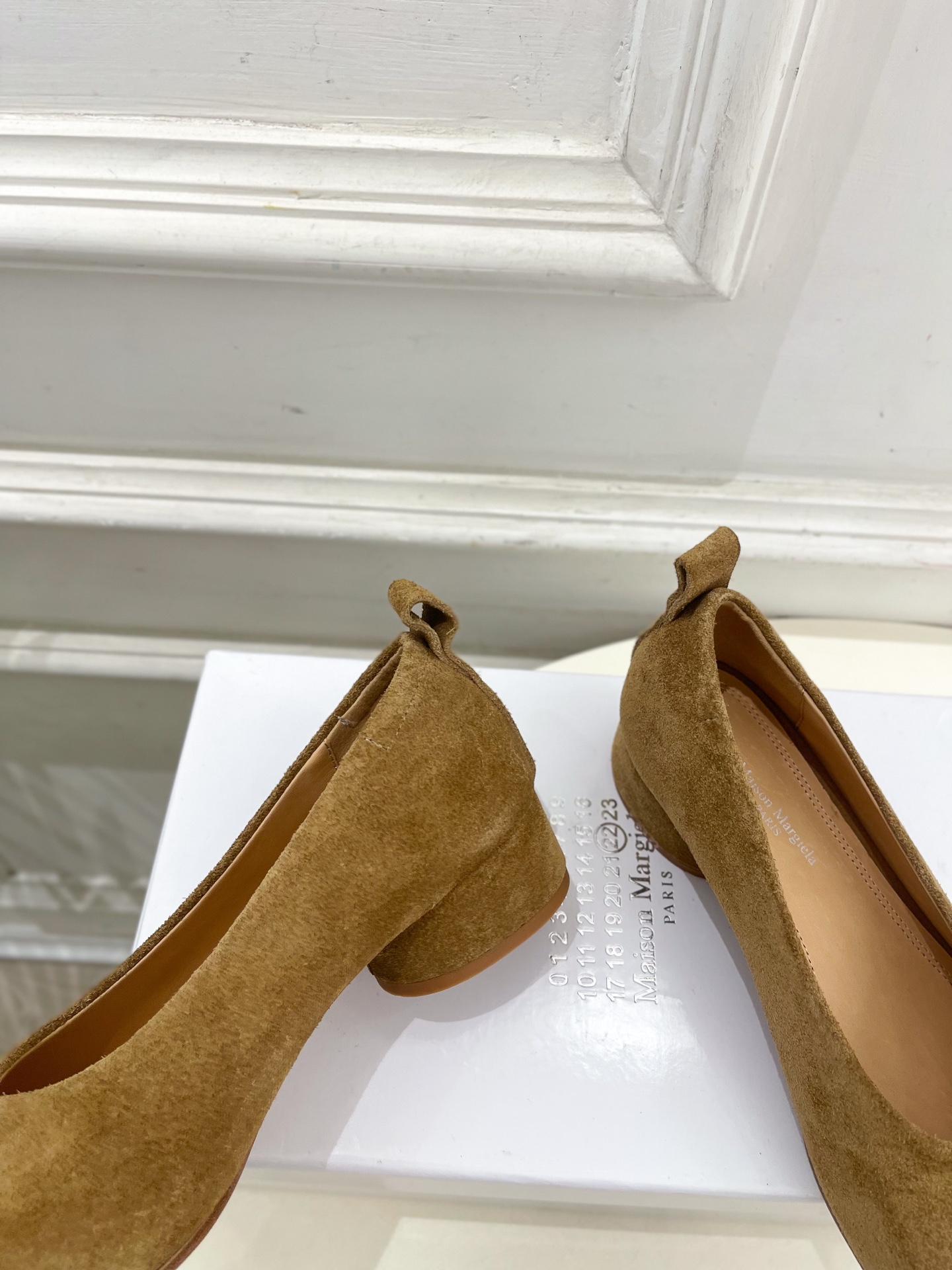 Maison Margiela· MM6马吉拉 2025 春夏新款 Tabi分趾牛猄芭蕾鞋———————