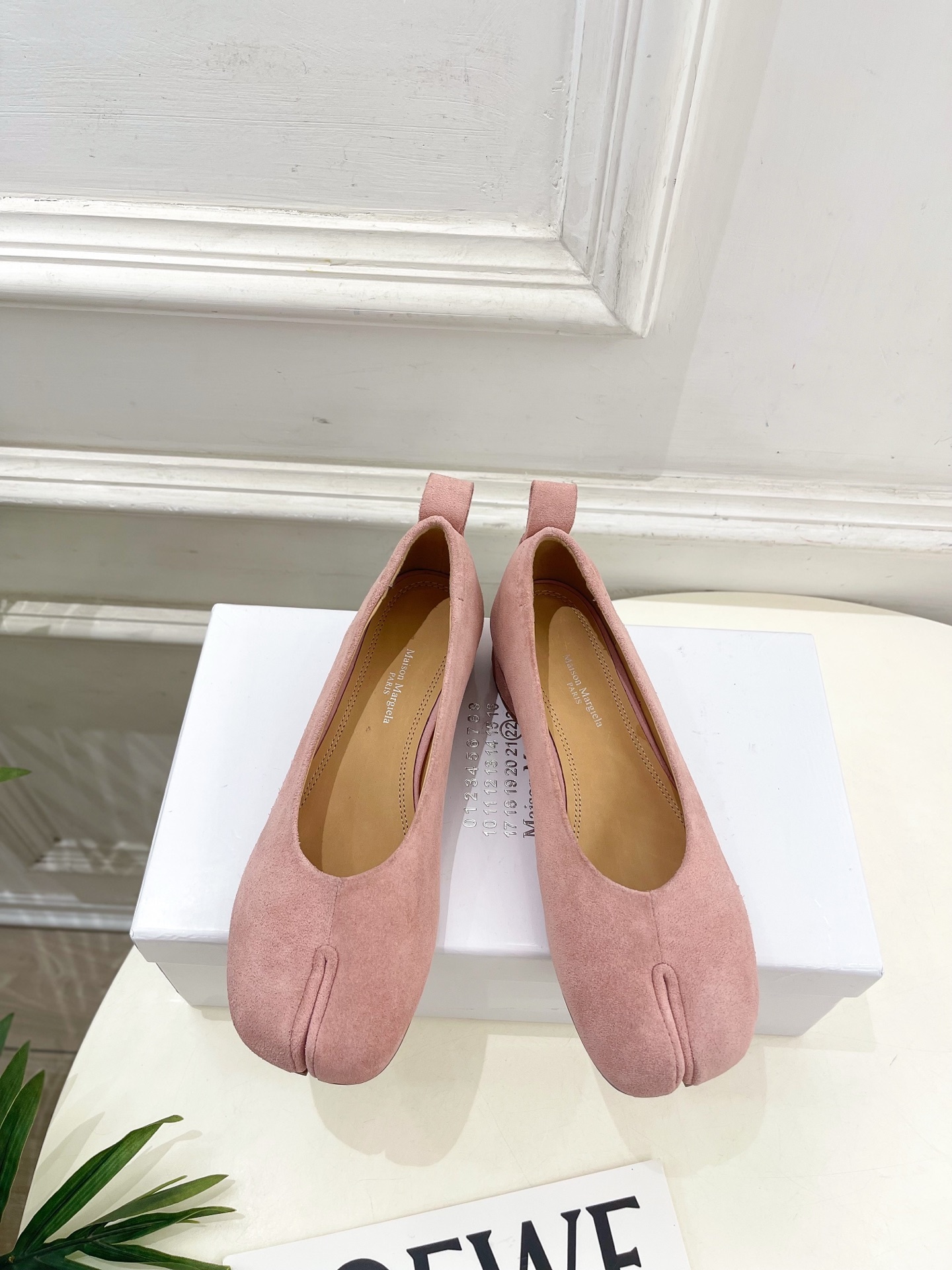 Maison Margiela· MM6马吉拉 2025 春夏新款 Tabi分趾牛猄芭蕾鞋———————