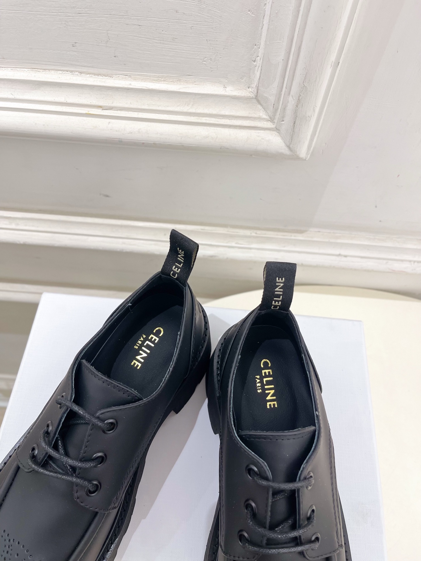 CELINE | 赛琳 25𝐬𝐬 💛2025秋冬新品 凯旋门TRIOMPHE厚底复古德比鞋上新！🔜BS 