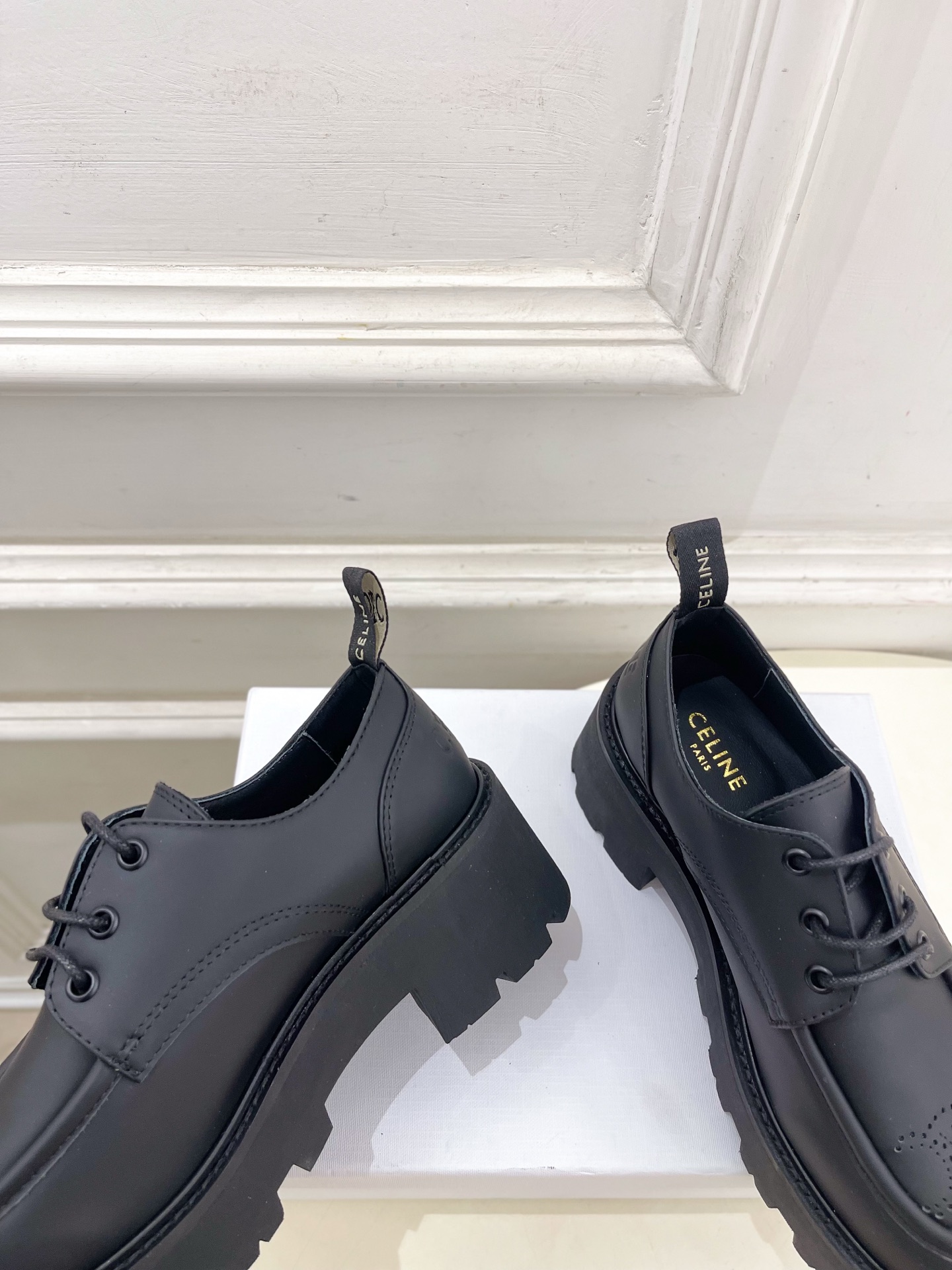 CELINE | 赛琳 25𝐬𝐬 💛2025秋冬新品 凯旋门TRIOMPHE厚底复古德比鞋上新！🔜BS 