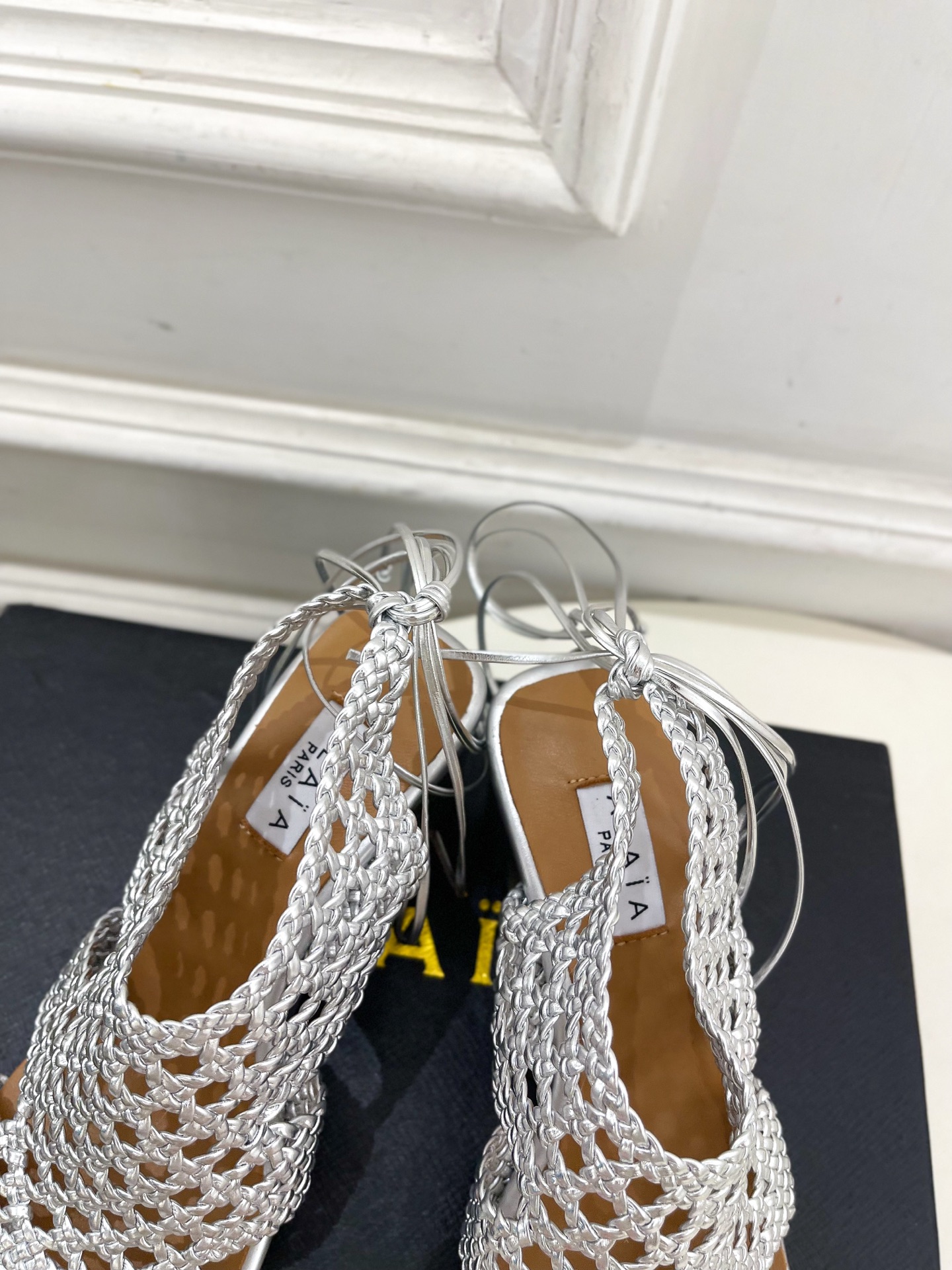 ALAÏA 阿莱亚25SS春夏新品 阿莱亚镂空编织坡跟凉鞋—————————Alaïa作为这两年最受欢迎