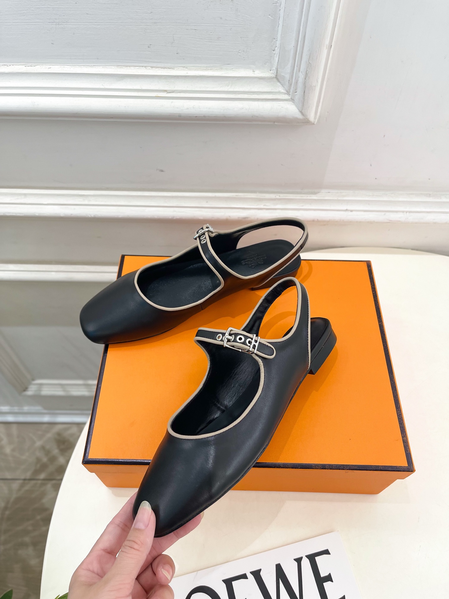 🐎𝐇𝐄𝐑𝐌𝐄* 爱玛仕 25𝐬𝐬 🌈2025春夏新品 专柜新款 Kleo露跟凉鞋 系列〰◽鞋面：原版特定