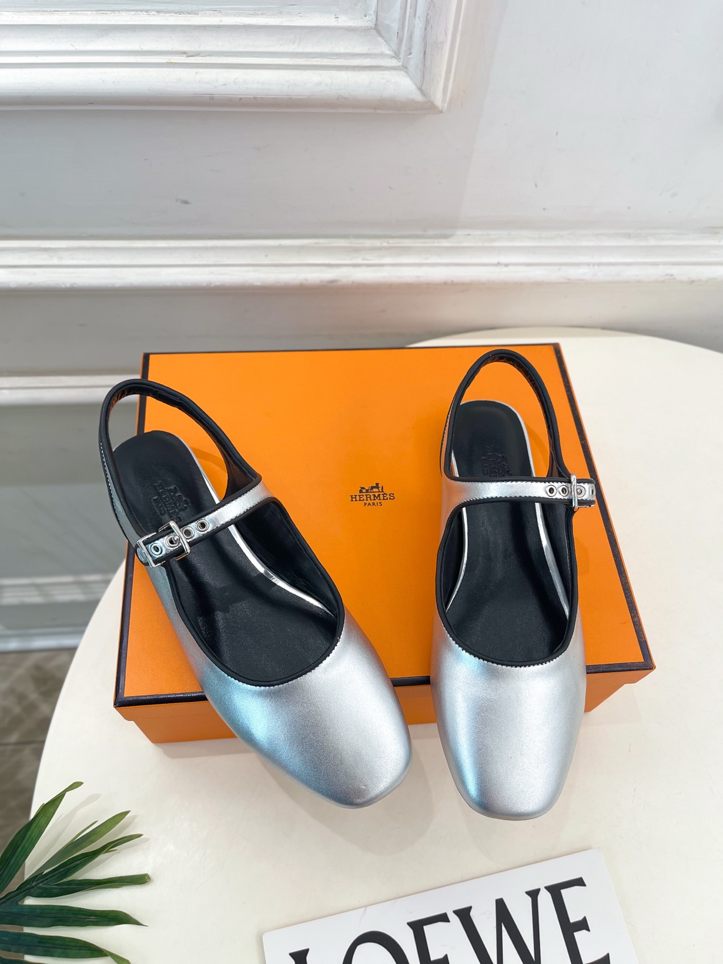 🐎𝐇𝐄𝐑𝐌𝐄* 爱玛仕 25𝐬𝐬 🌈2025春夏新品 专柜新款 Kleo露跟凉鞋 系列〰◽鞋面：原版特定