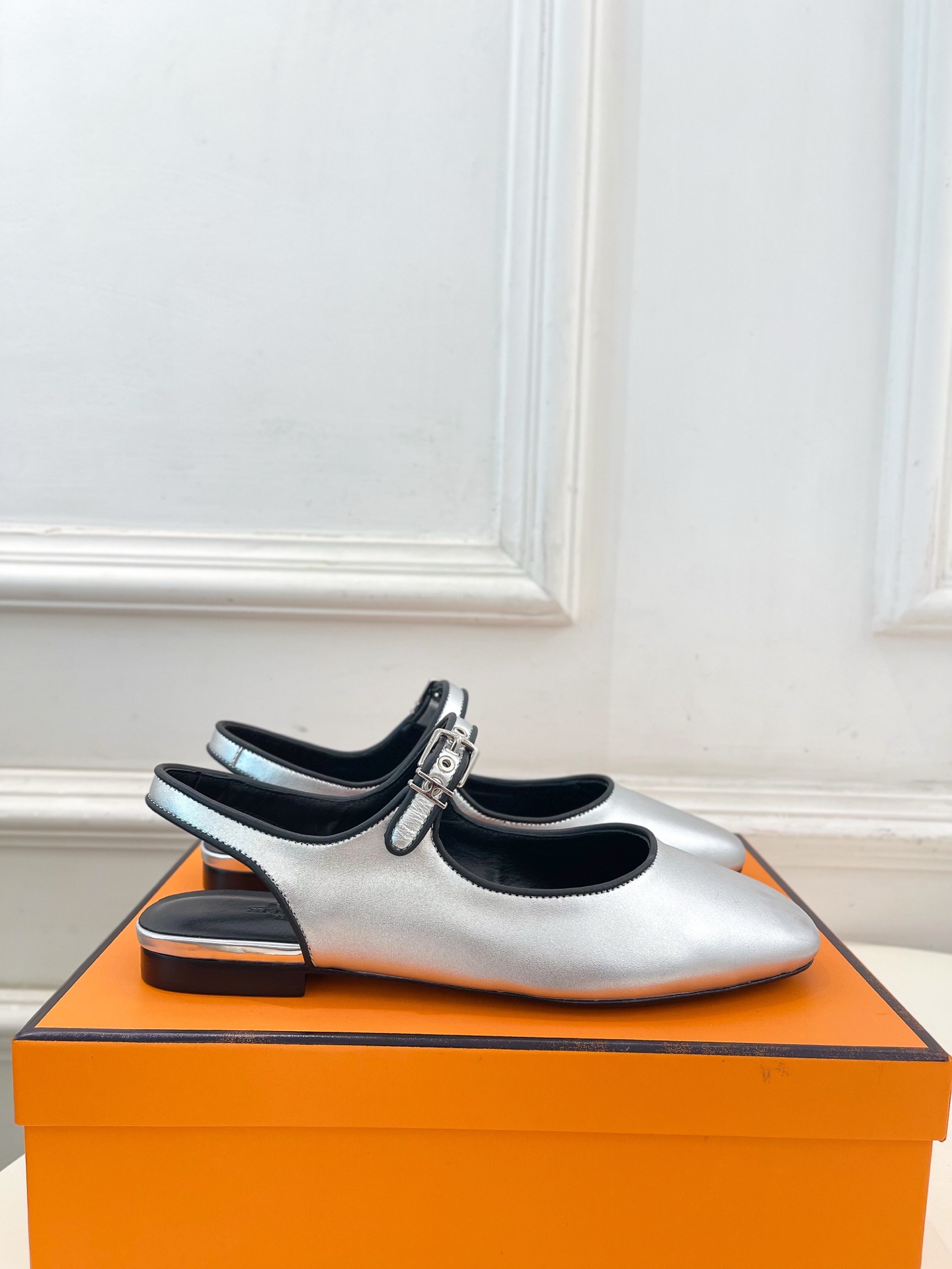🐎𝐇𝐄𝐑𝐌𝐄* 爱玛仕 25𝐬𝐬 🌈2025春夏新品 专柜新款 Kleo露跟凉鞋 系列〰◽鞋面：原版特定