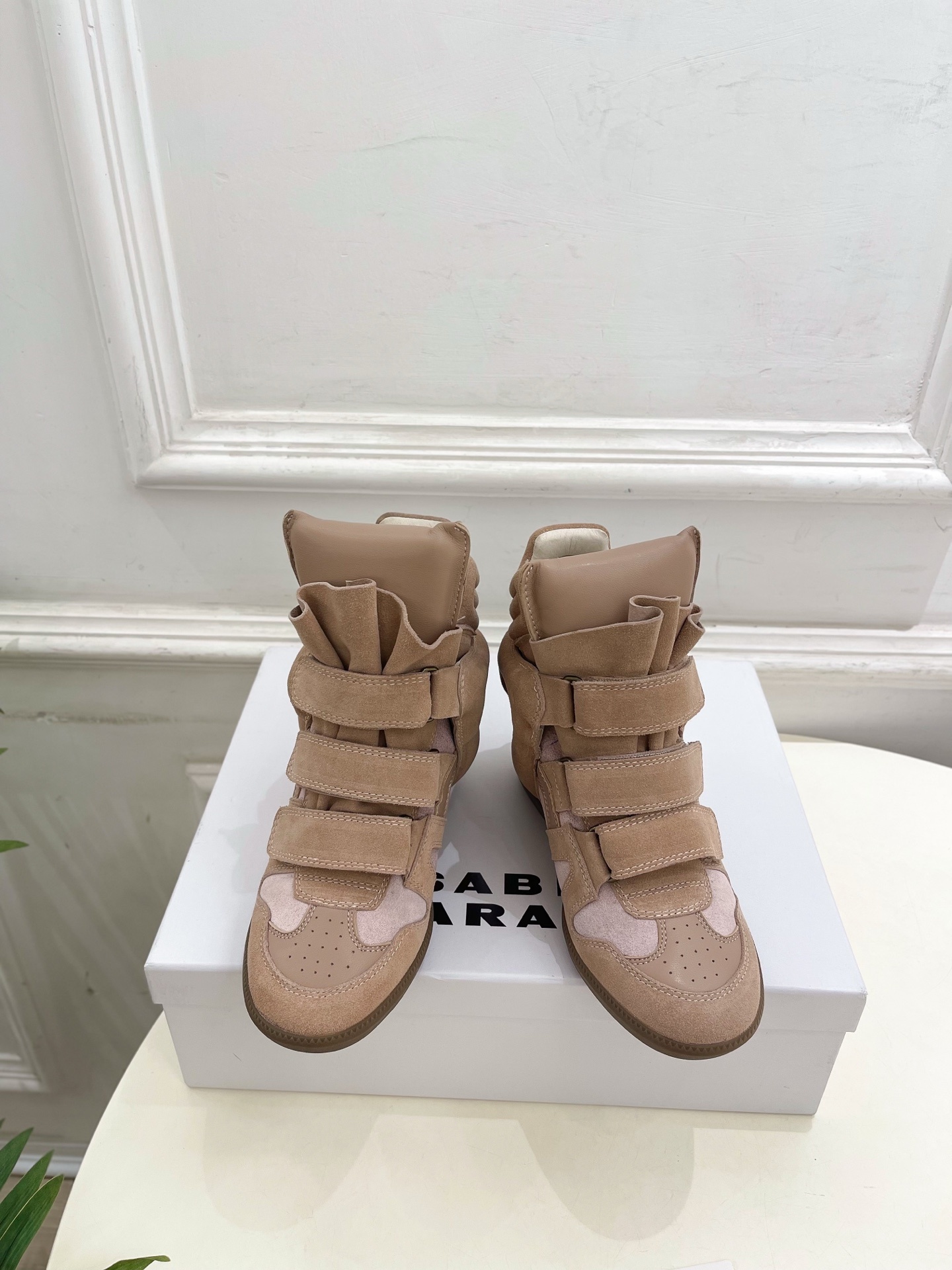 ISABEL MARANT | 伊莎贝尔 25𝐬𝐬2025秋冬新品 经典复古拼色内增高运动鞋——————