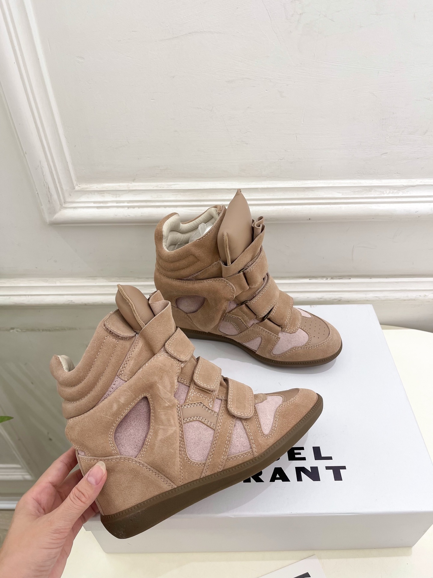 ISABEL MARANT | 伊莎贝尔 25𝐬𝐬2025秋冬新品 经典复古拼色内增高运动鞋——————