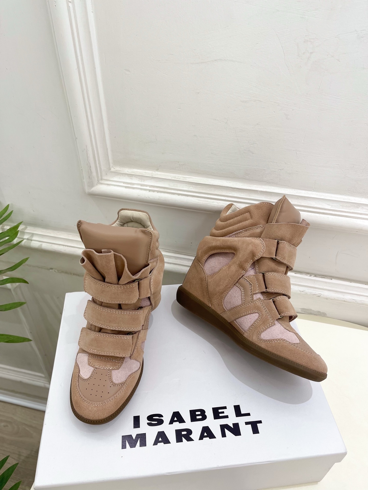 ISABEL MARANT | 伊莎贝尔 25𝐬𝐬2025秋冬新品 经典复古拼色内增高运动鞋——————