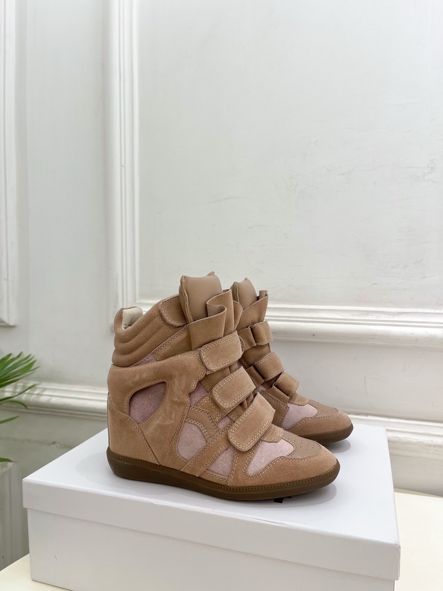 ISABEL MARANT | 伊莎贝尔 25𝐬𝐬2025秋冬新品 经典复古拼色内增高运动鞋——————
