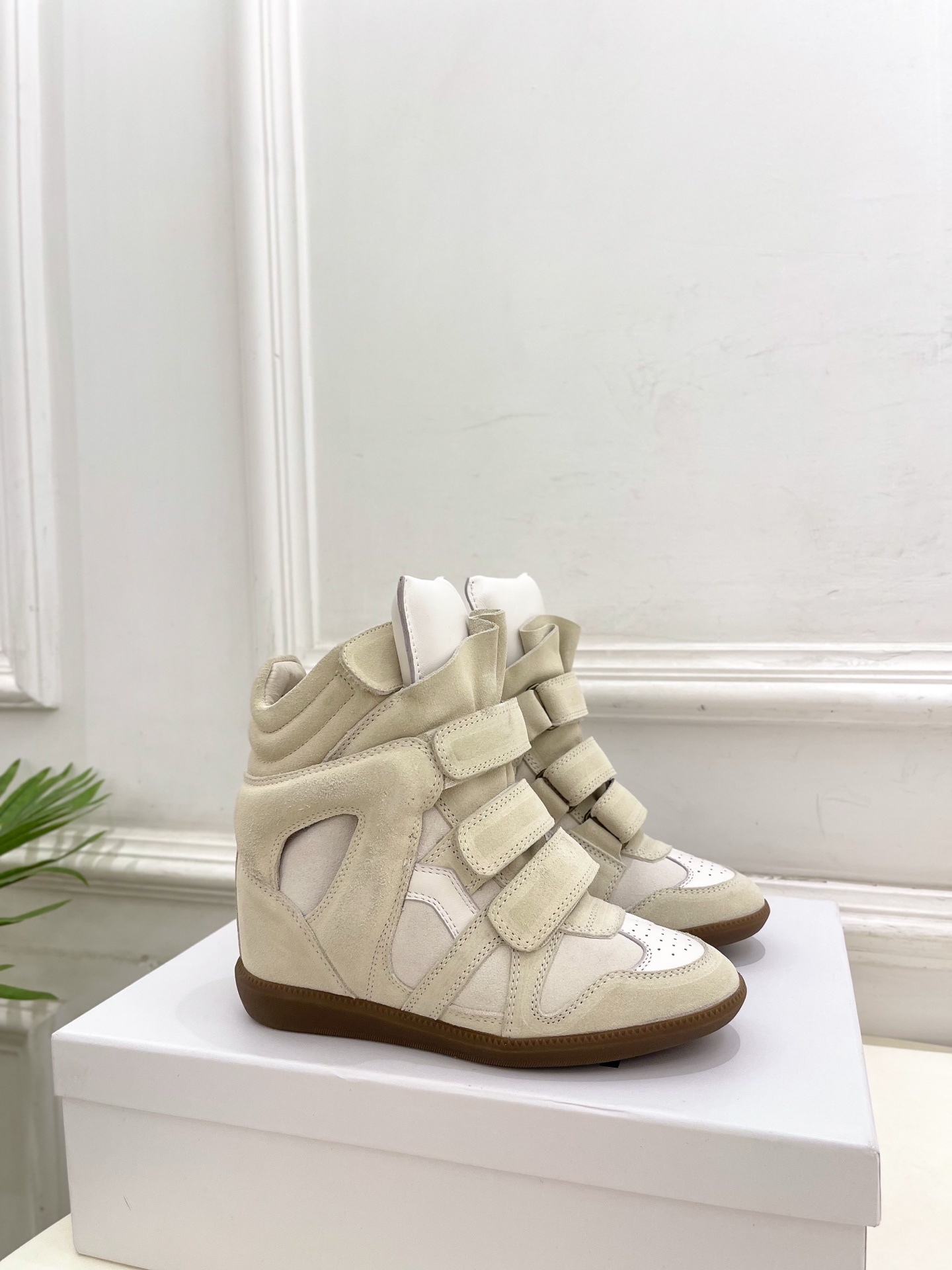 ISABEL MARANT | 伊莎贝尔 25𝐬𝐬2025秋冬新品 经典复古拼色内增高运动鞋——————