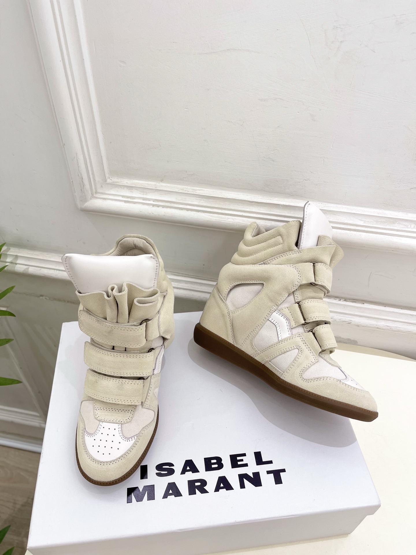 ISABEL MARANT | 伊莎贝尔 25𝐬𝐬2025秋冬新品 经典复古拼色内增高运动鞋——————