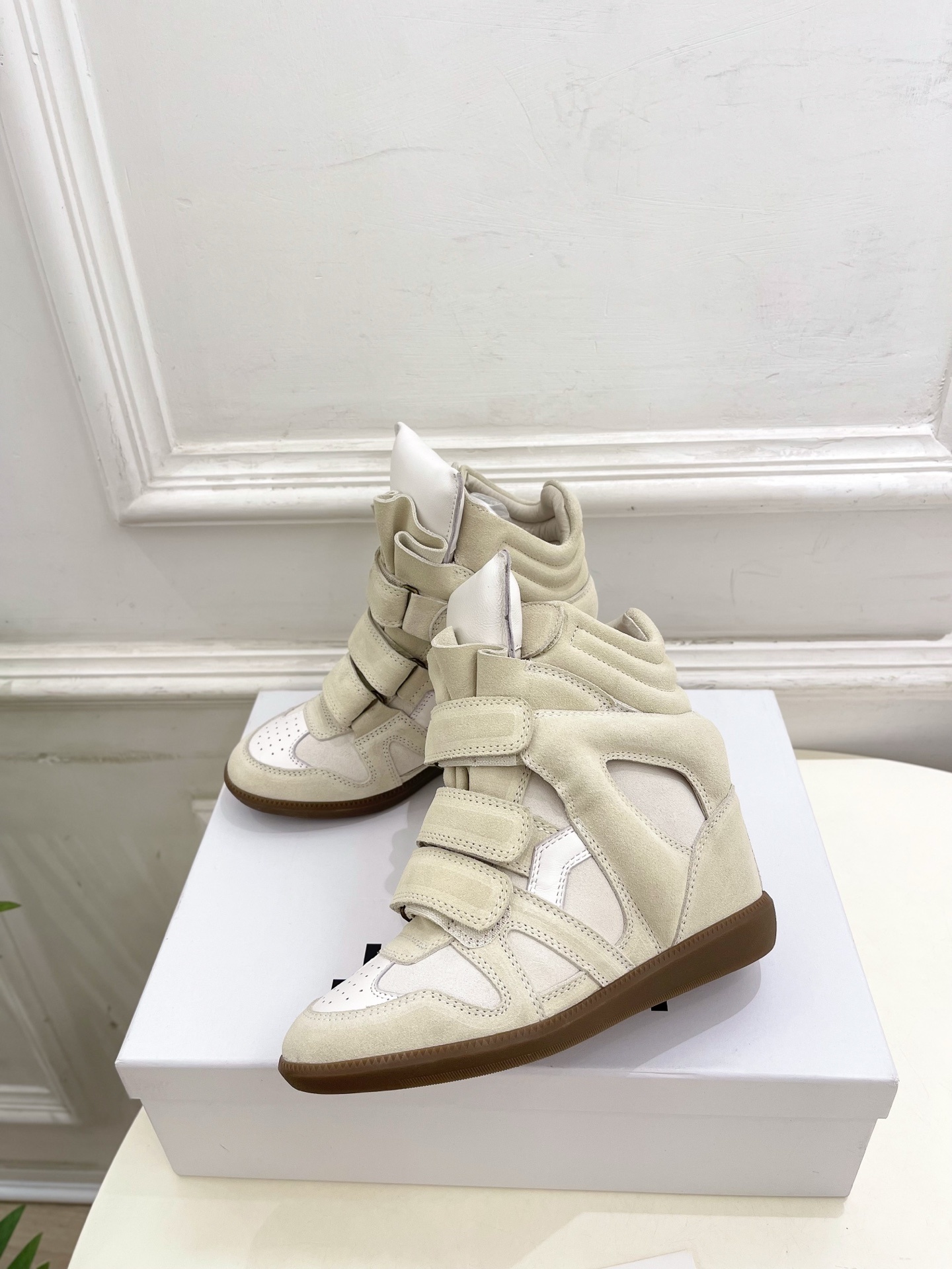 ISABEL MARANT | 伊莎贝尔 25𝐬𝐬2025秋冬新品 经典复古拼色内增高运动鞋——————