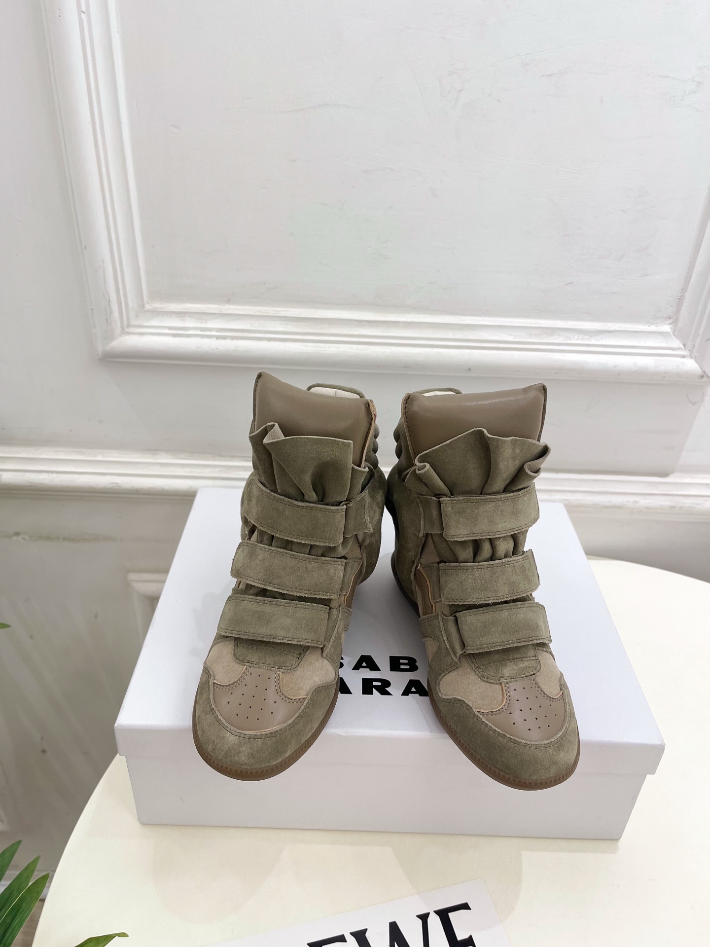 ISABEL MARANT | 伊莎贝尔 25𝐬𝐬2025秋冬新品 经典复古拼色内增高运动鞋——————