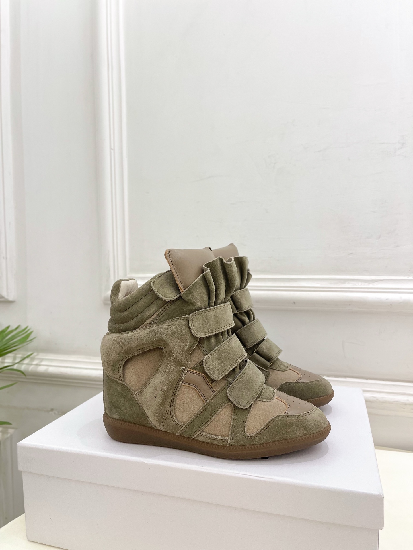 ISABEL MARANT | 伊莎贝尔 25𝐬𝐬2025秋冬新品 经典复古拼色内增高运动鞋——————