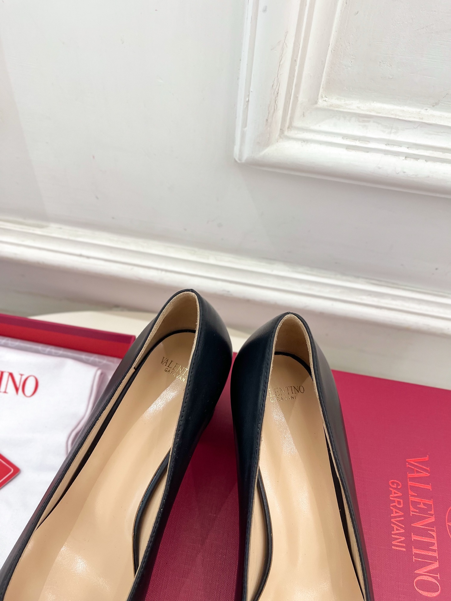 Valentino 华伦天奴 2025春夏新品 VALET DU ROI 双色方头粗跟单鞋上新☑️———