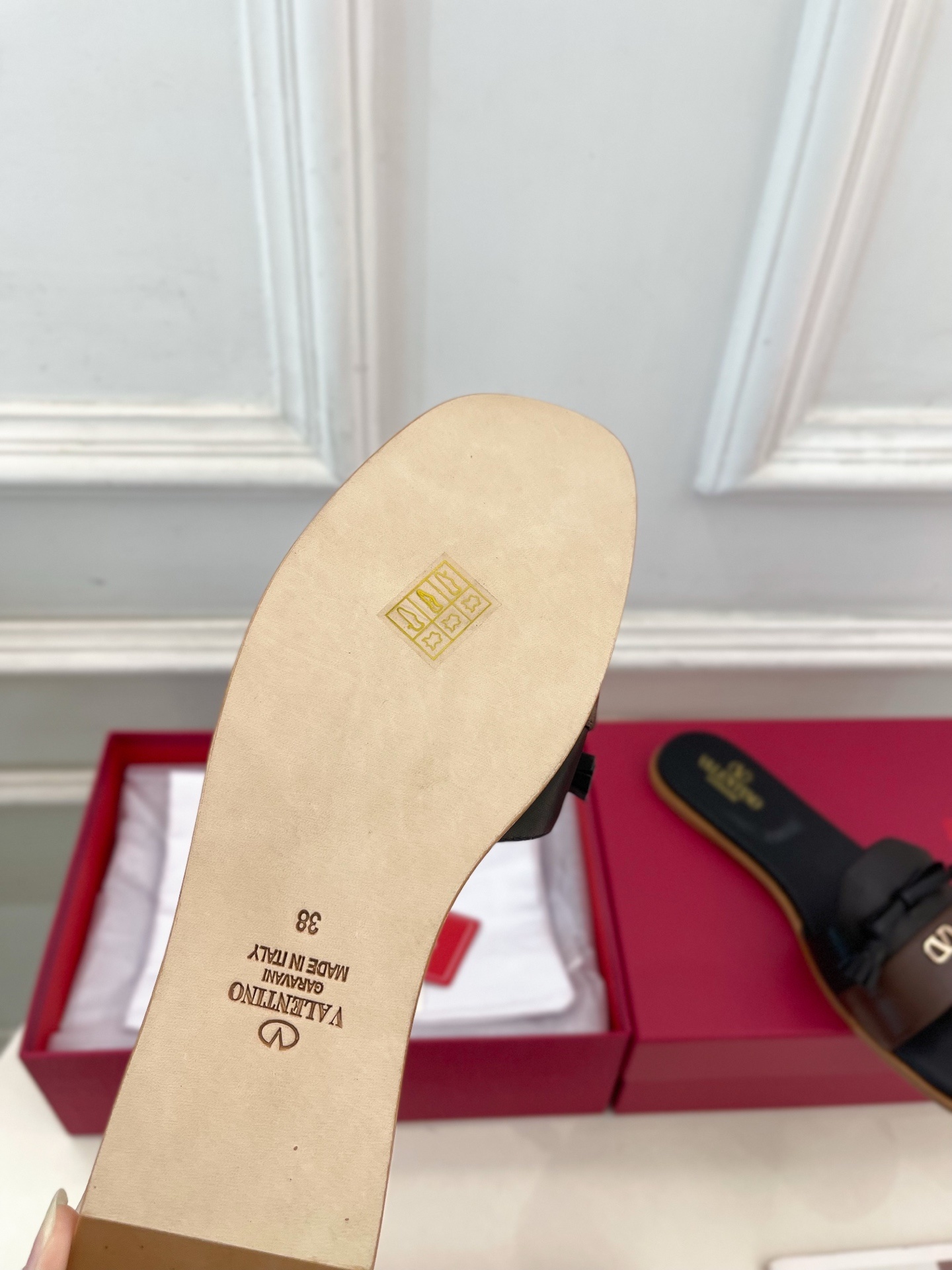 Valentino 华伦天奴 2025 SS春夏新品 V扣蝴蝶结拼色拖鞋 上新☑️———————————