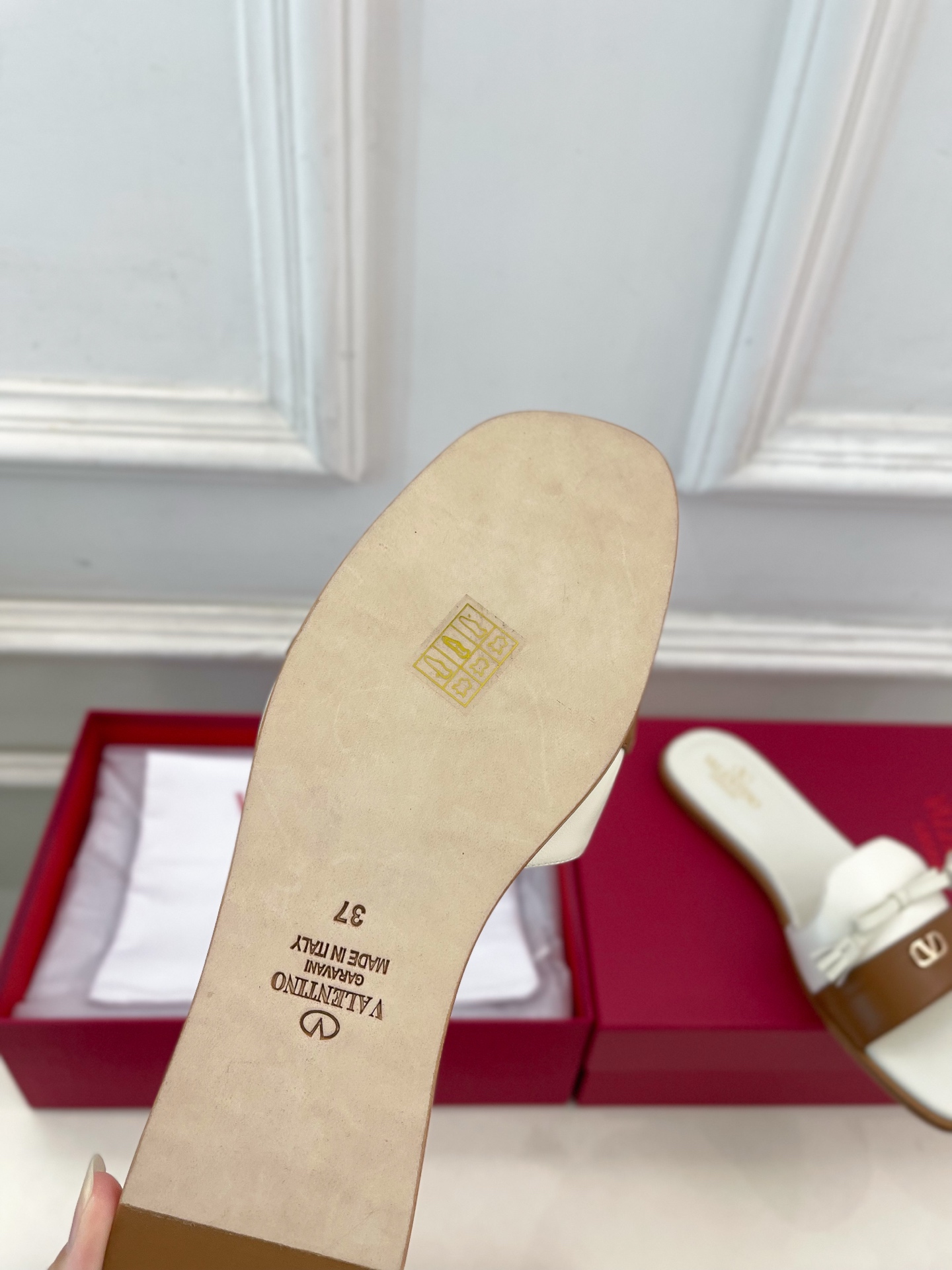 Valentino 华伦天奴 2025 SS春夏新品 V扣蝴蝶结拼色拖鞋 上新☑️———————————