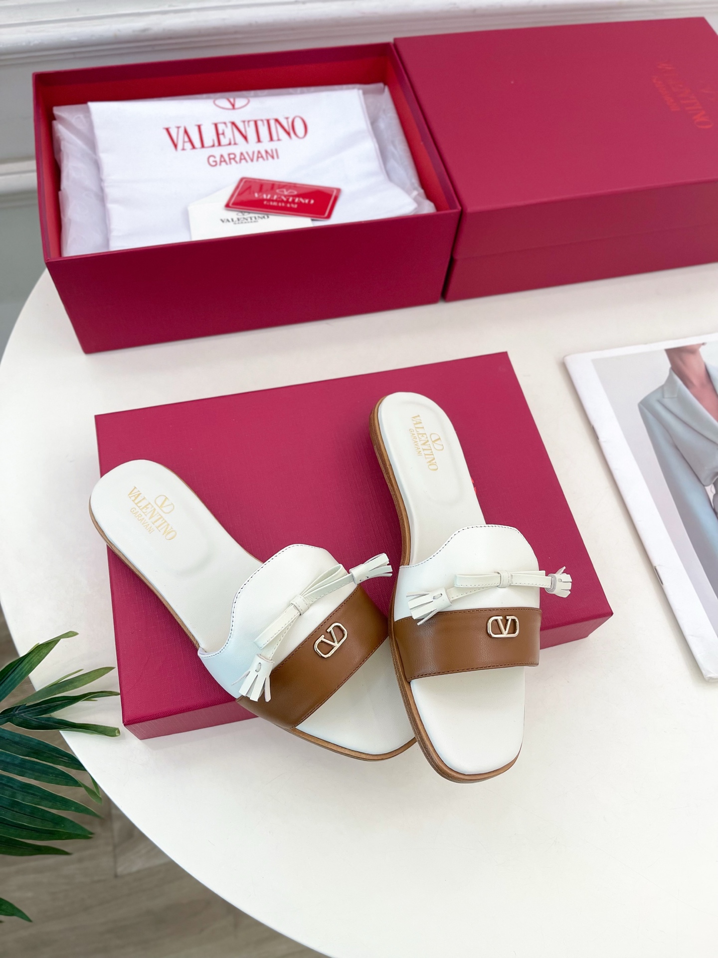 Valentino 华伦天奴 2025 SS春夏新品 V扣蝴蝶结拼色拖鞋 上新☑️———————————