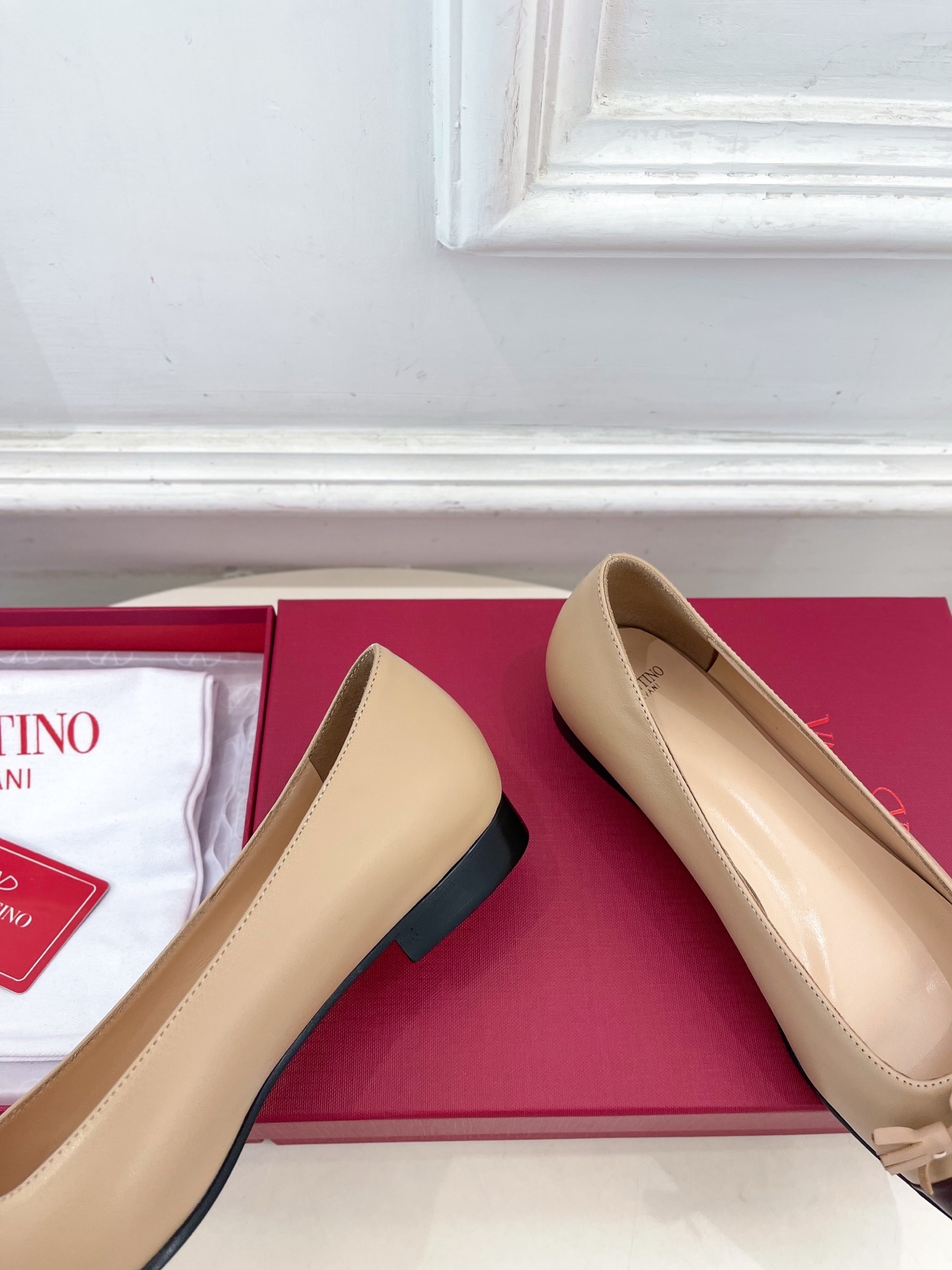 Valentino 华伦天奴 2025春夏新品 VALET DU ROI 双色芭蕾舞平底鞋上新☑️———