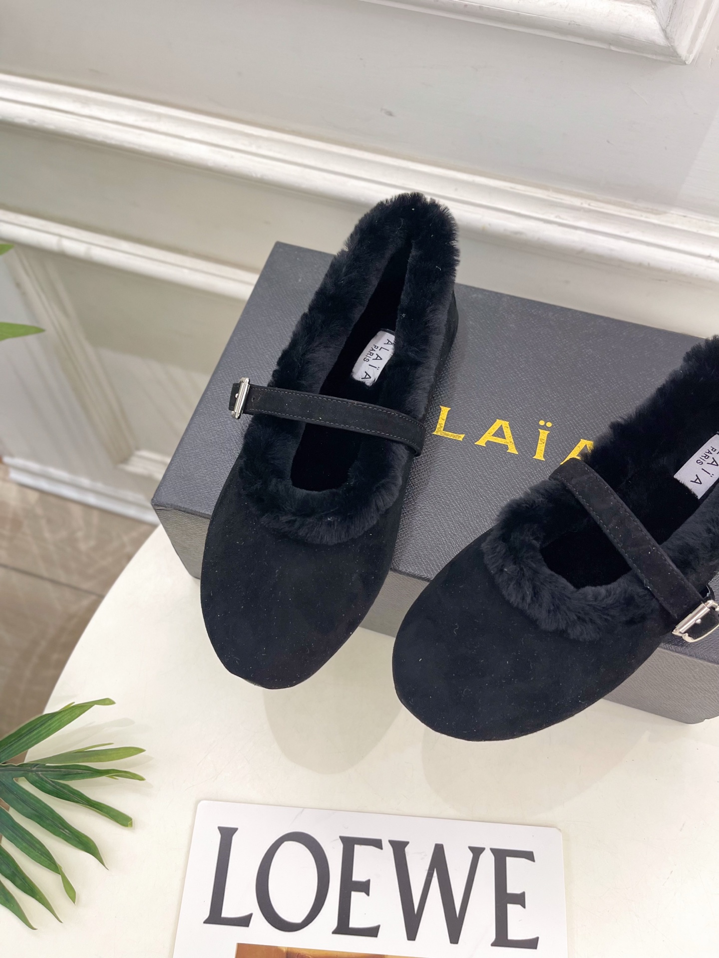 ALAÏA 阿莱亚25SS春夏新品玛丽珍毛毛鞋—————————Alaïa作为这两年最受欢迎的鬼才设计师