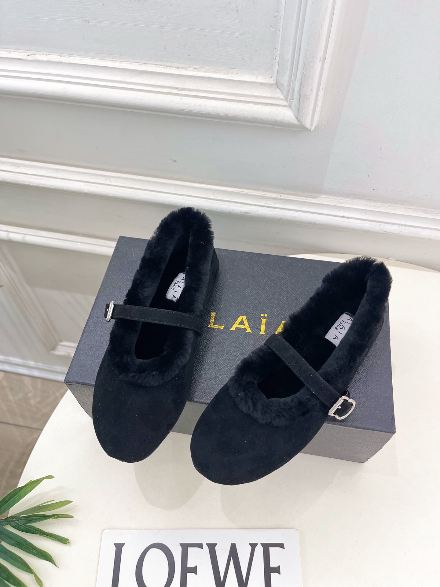 ALAÏA 阿莱亚25SS春夏新品玛丽珍毛毛鞋—————————Alaïa作为这两年最受欢迎的鬼才设计师