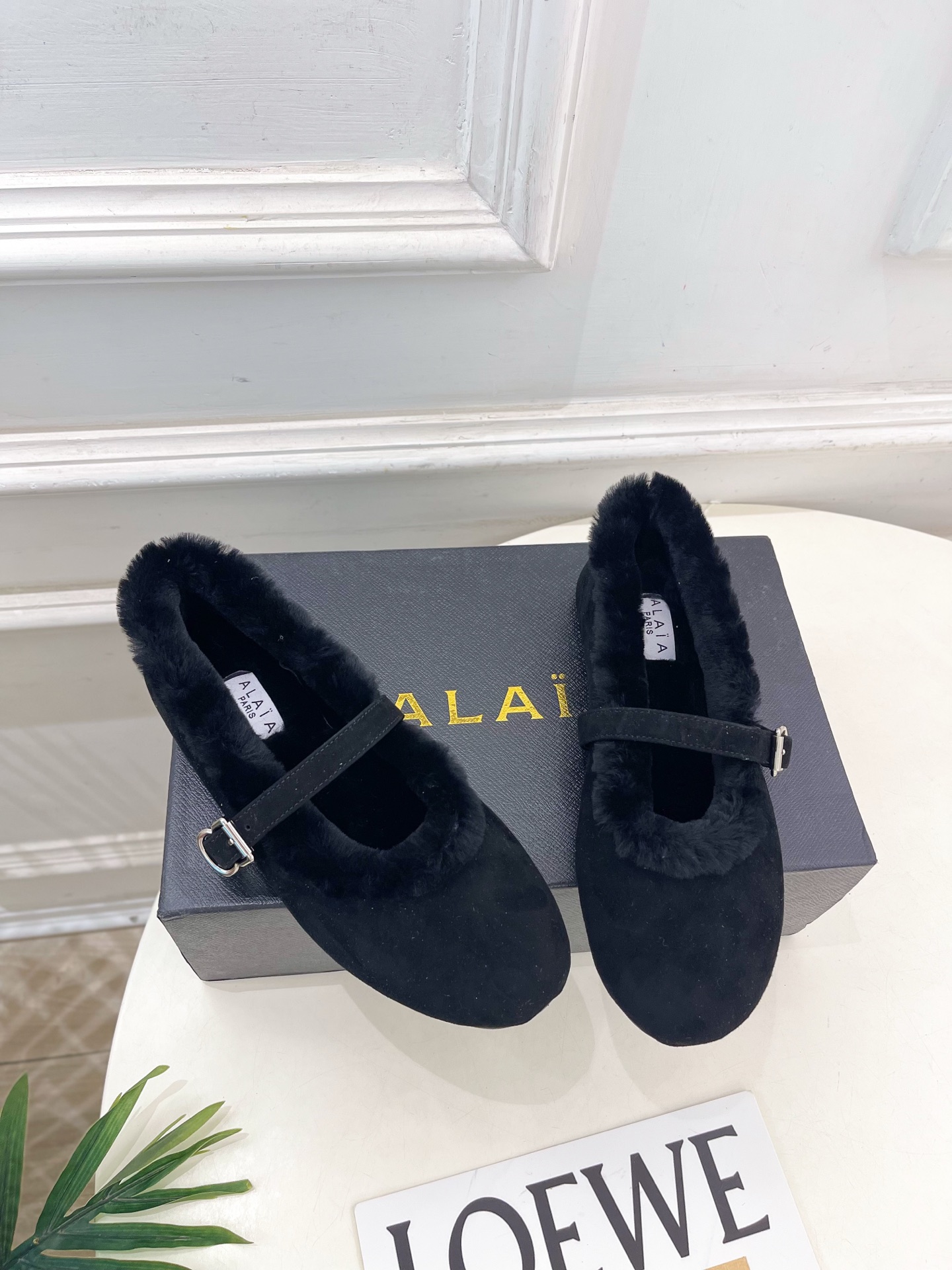 ALAÏA 阿莱亚25SS春夏新品玛丽珍毛毛鞋—————————Alaïa作为这两年最受欢迎的鬼才设计师