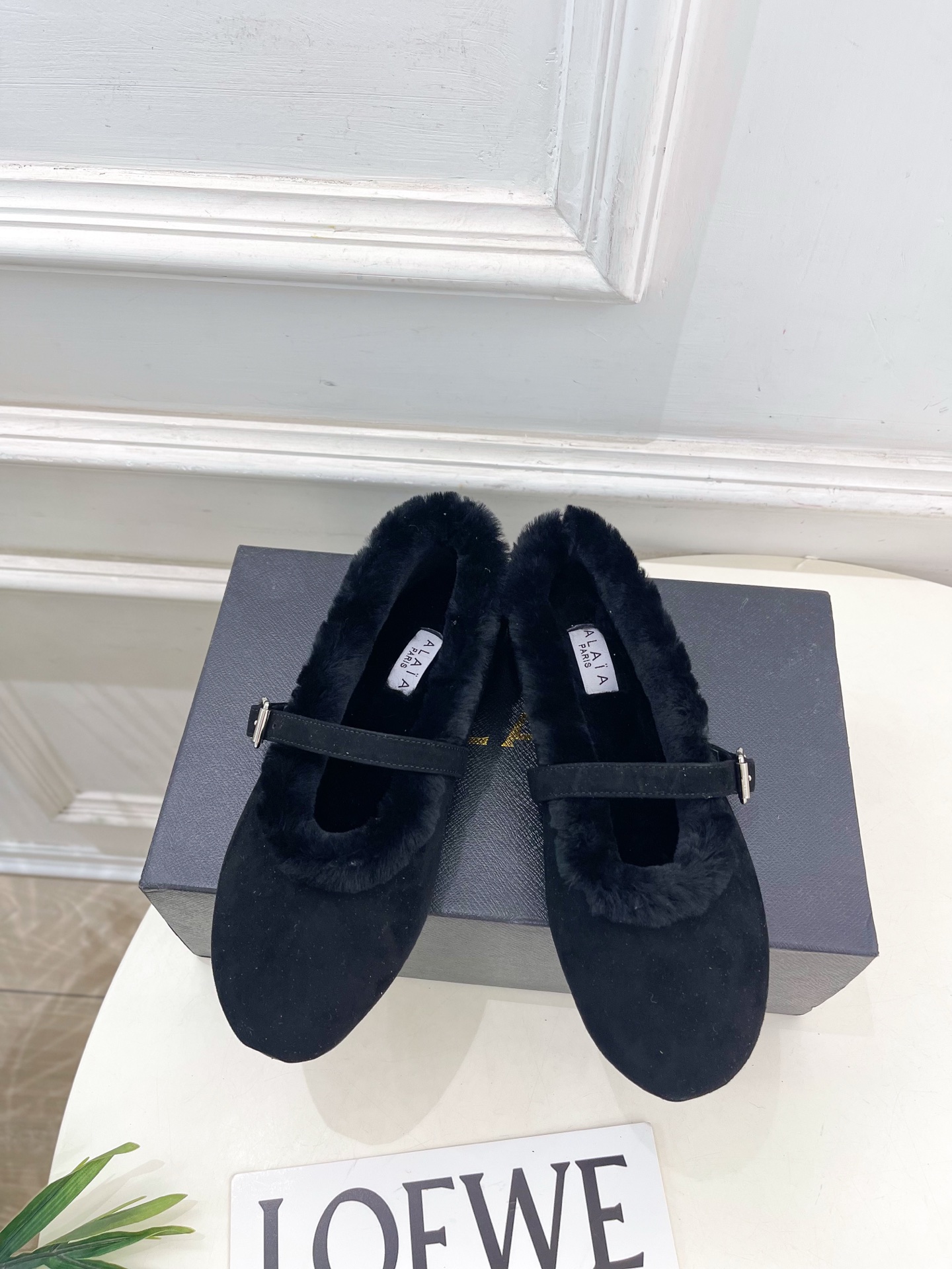 ALAÏA 阿莱亚25SS春夏新品玛丽珍毛毛鞋—————————Alaïa作为这两年最受欢迎的鬼才设计师