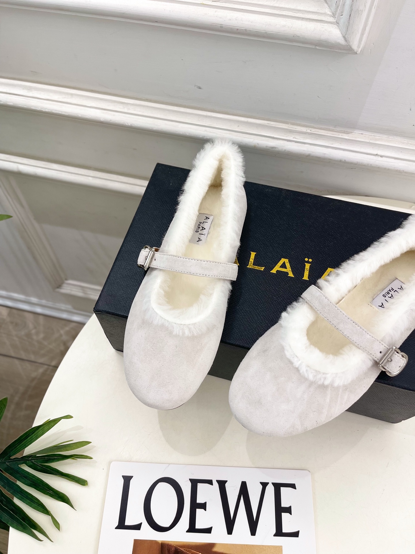 ALAÏA 阿莱亚25SS春夏新品玛丽珍毛毛鞋—————————Alaïa作为这两年最受欢迎的鬼才设计师