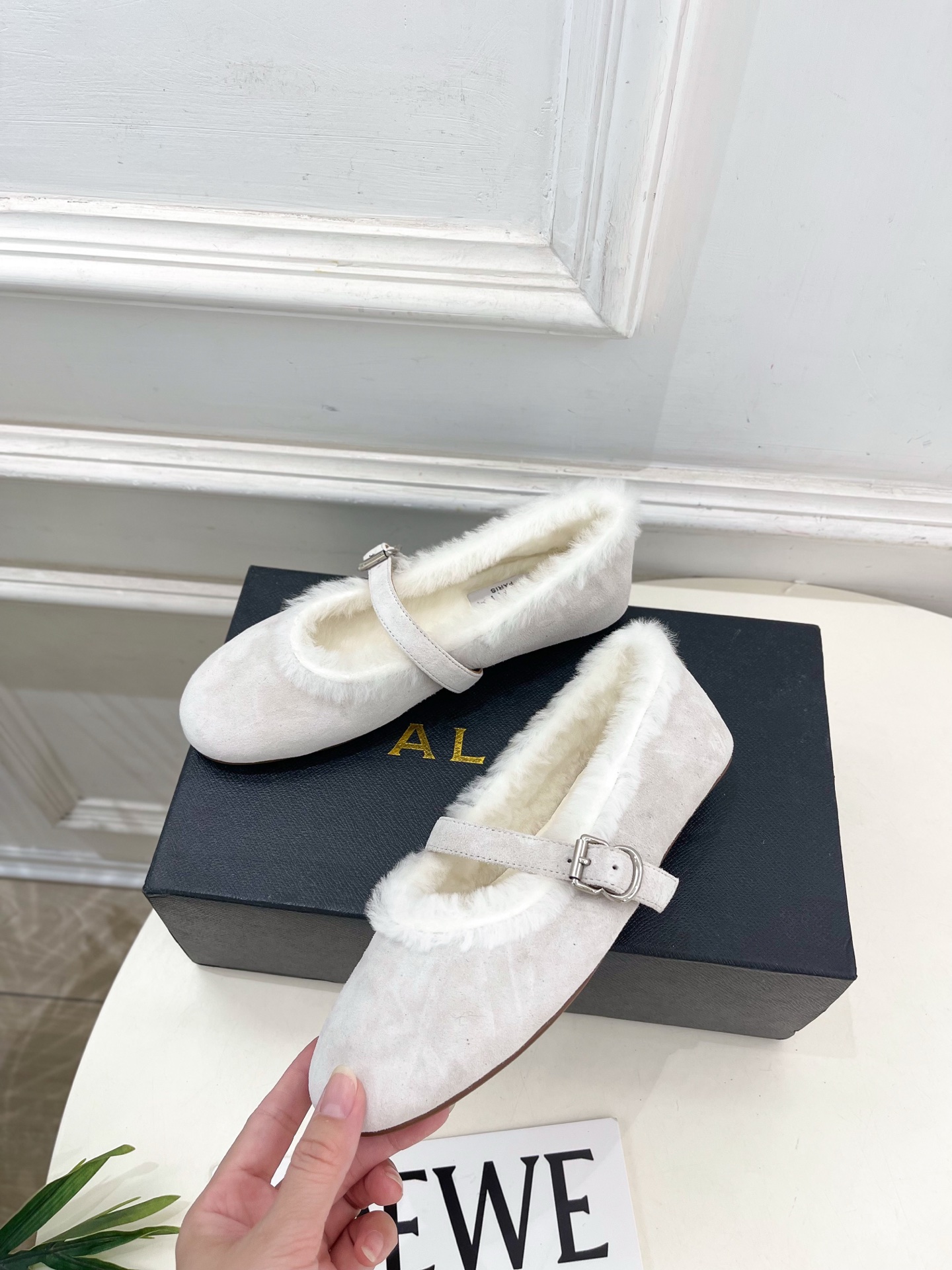ALAÏA 阿莱亚25SS春夏新品玛丽珍毛毛鞋—————————Alaïa作为这两年最受欢迎的鬼才设计师