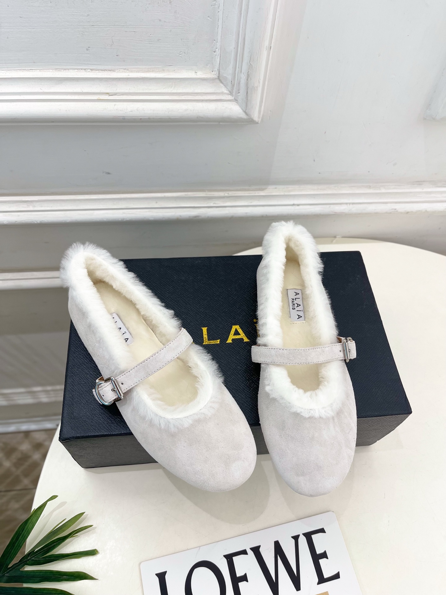 ALAÏA 阿莱亚25SS春夏新品玛丽珍毛毛鞋—————————Alaïa作为这两年最受欢迎的鬼才设计师