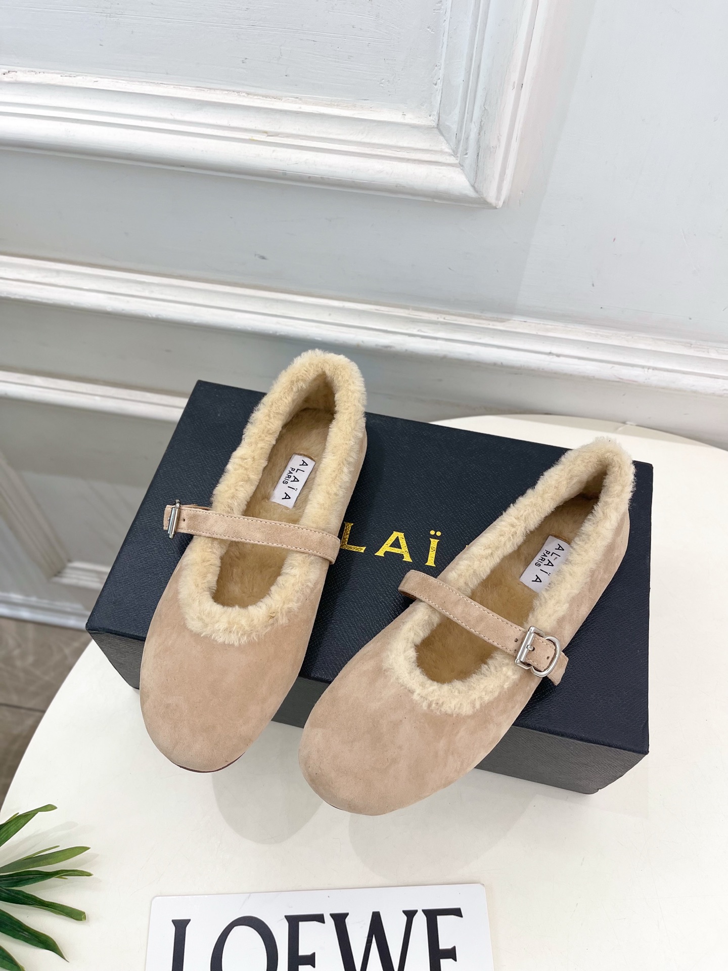 ALAÏA 阿莱亚25SS春夏新品玛丽珍毛毛鞋—————————Alaïa作为这两年最受欢迎的鬼才设计师