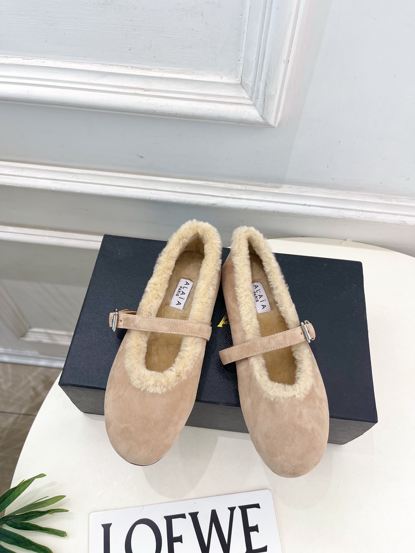 ALAÏA 阿莱亚25SS春夏新品玛丽珍毛毛鞋—————————Alaïa作为这两年最受欢迎的鬼才设计师