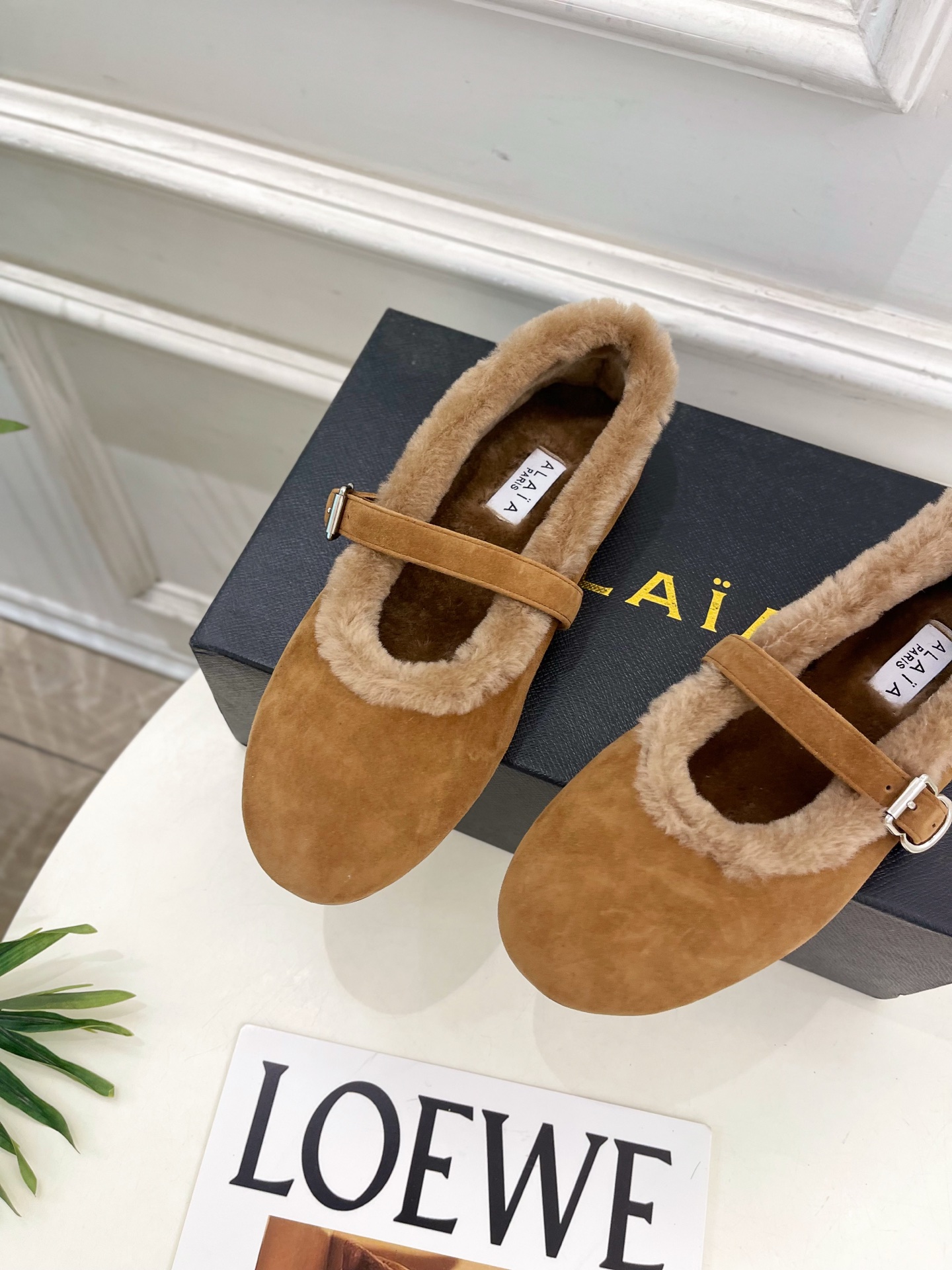 ALAÏA 阿莱亚25SS春夏新品玛丽珍毛毛鞋—————————Alaïa作为这两年最受欢迎的鬼才设计师