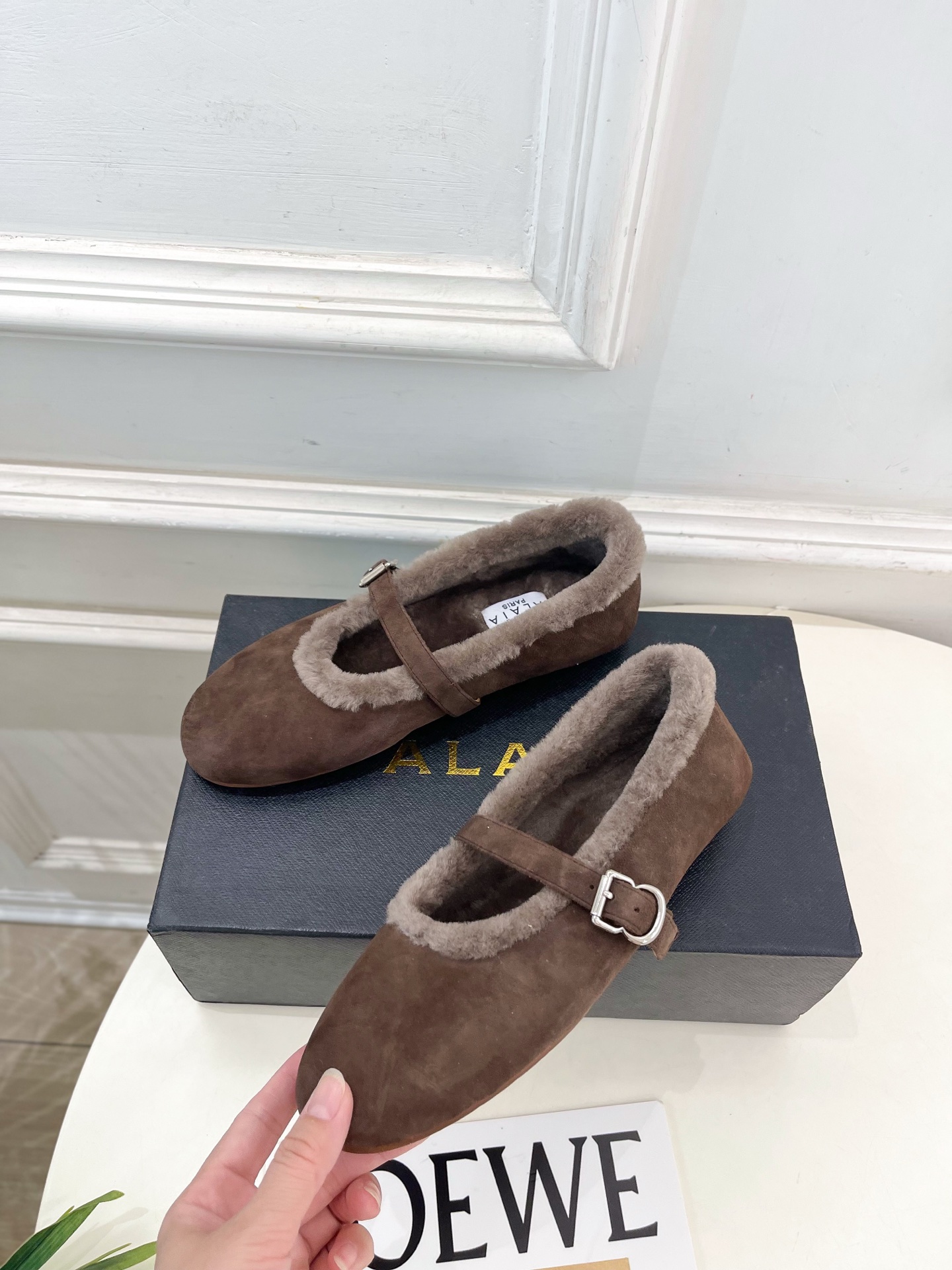 ALAÏA 阿莱亚25SS春夏新品玛丽珍毛毛鞋—————————Alaïa作为这两年最受欢迎的鬼才设计师