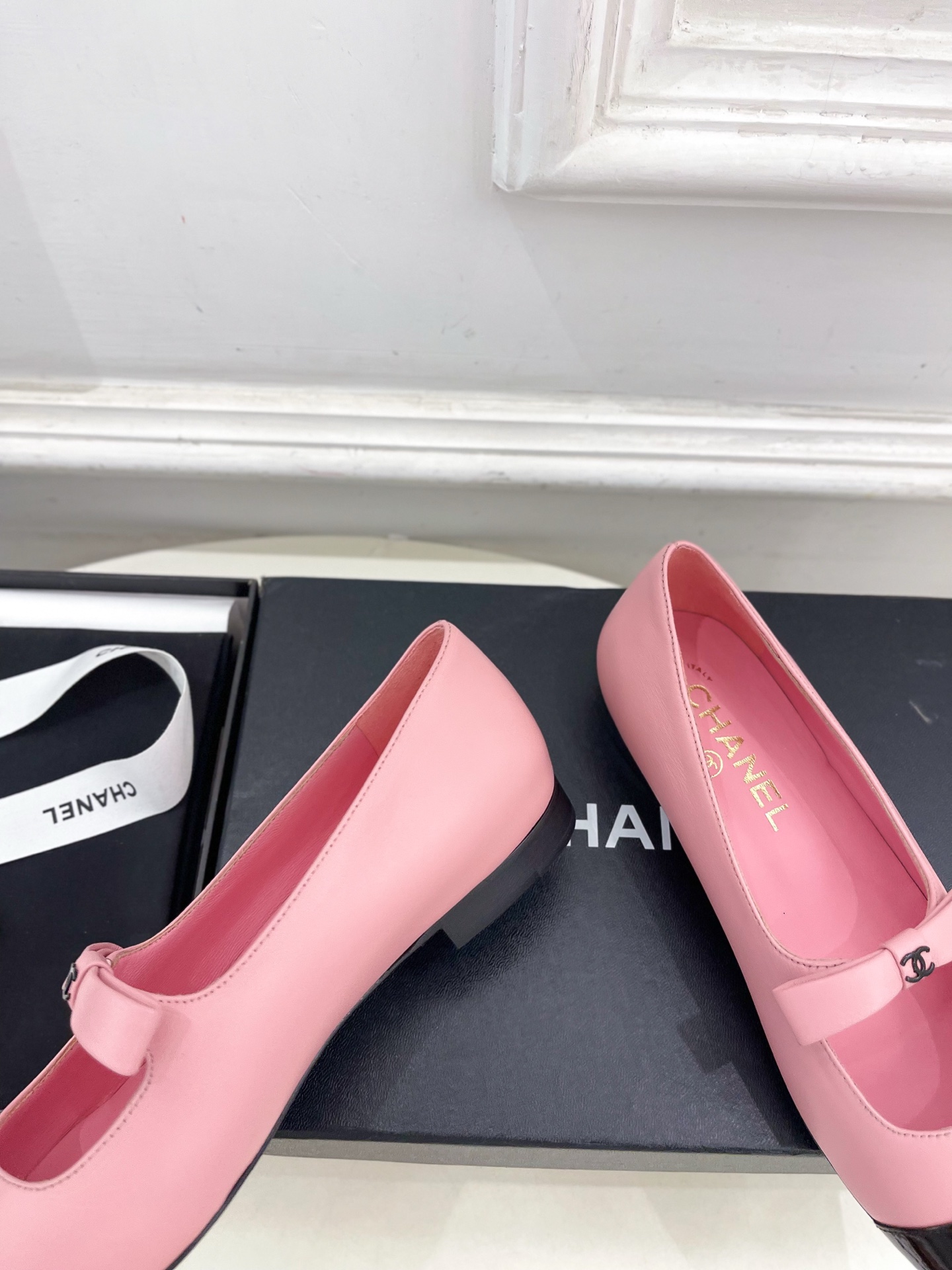𝐂𝐇𝐀𝐍𝐄𝐋 | 小香 25𝐬𝐬 🦋2025 春夏新品 专柜经典走秀款 小香双C蝴蝶结玛丽珍鞋 系列上新