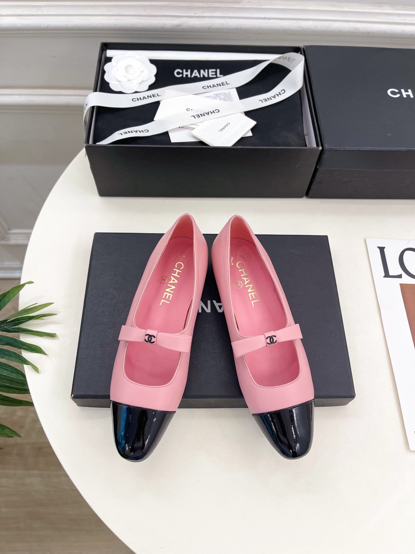 𝐂𝐇𝐀𝐍𝐄𝐋 | 小香 25𝐬𝐬 🦋2025 春夏新品 专柜经典走秀款 小香双C蝴蝶结玛丽珍鞋 系列上新