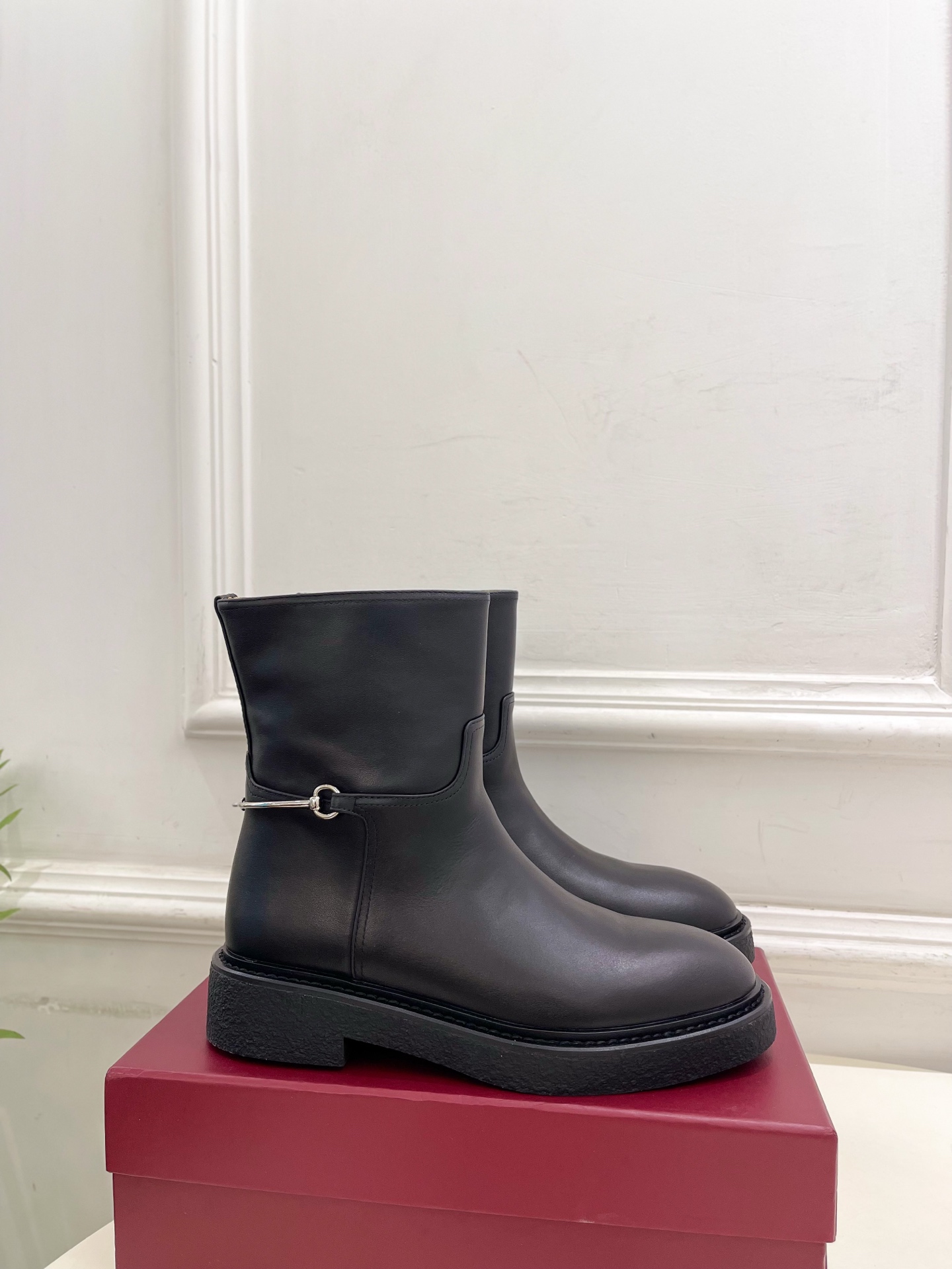 Gucci | 古驰 25𝐬𝐬 ⭐️2025 G家秋冬新品 走秀款经典马衔扣短靴 主打系列终于面世，狠货