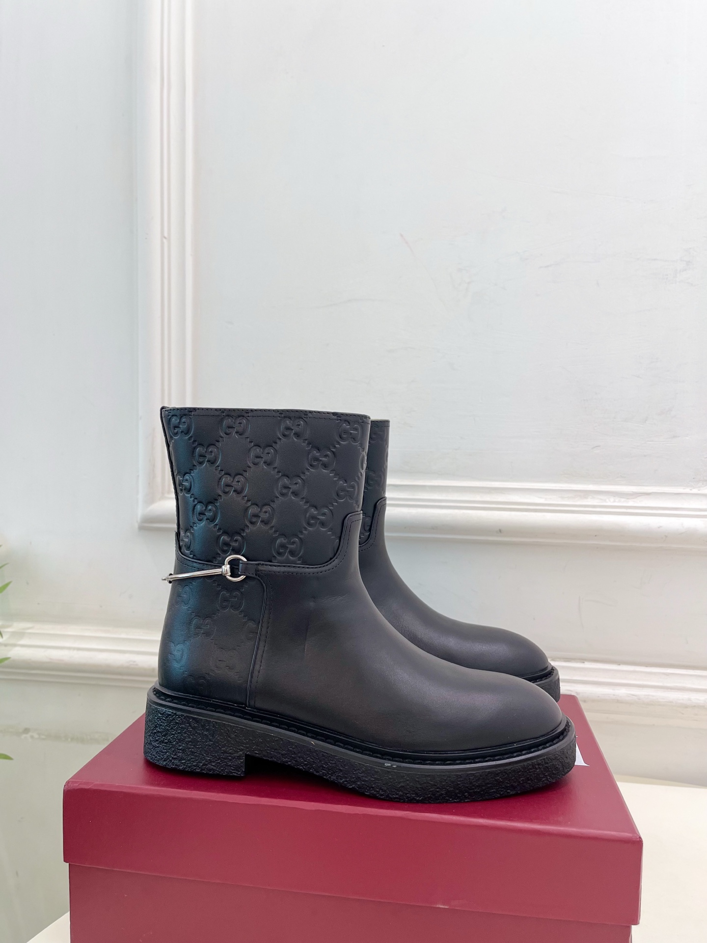 Gucci | 古驰 25𝐬𝐬 ⭐️2025 G家秋冬新品 走秀款经典马衔扣短靴 主打系列终于面世，狠货