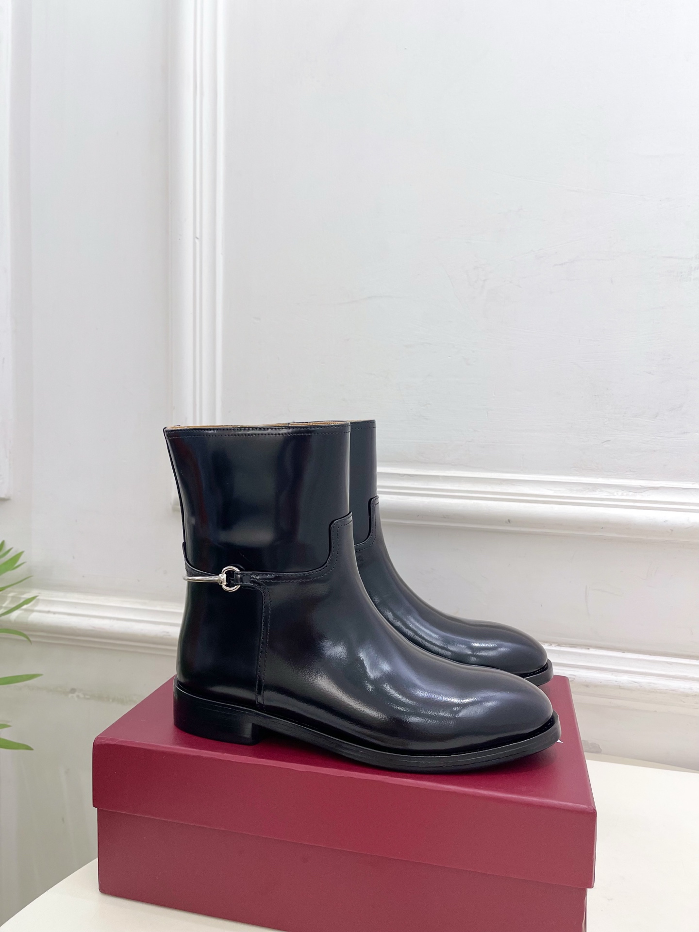 Gucci | 古驰 25𝐬𝐬 ⭐️2025秋冬新品 G家经典长条马衔扣短靴 主打系列终于面世，狠货值得