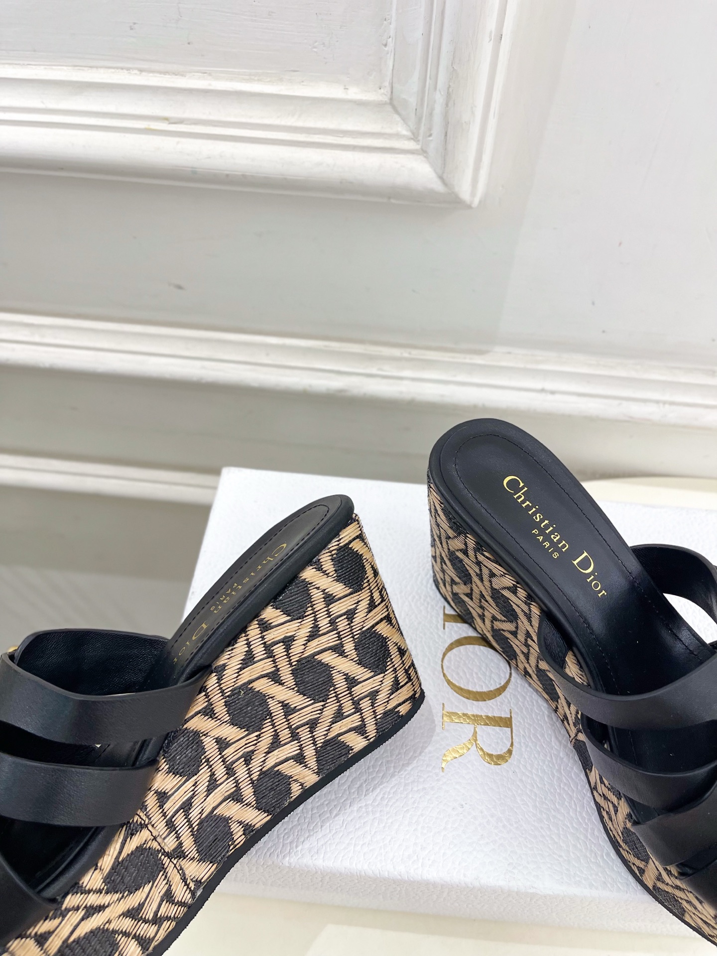 Dior | 迪奥 25 𝐬𝐬 🧡💚2025春夏新品 顶级版本⚠️专柜主打新款 Attitude坡跟拖鞋