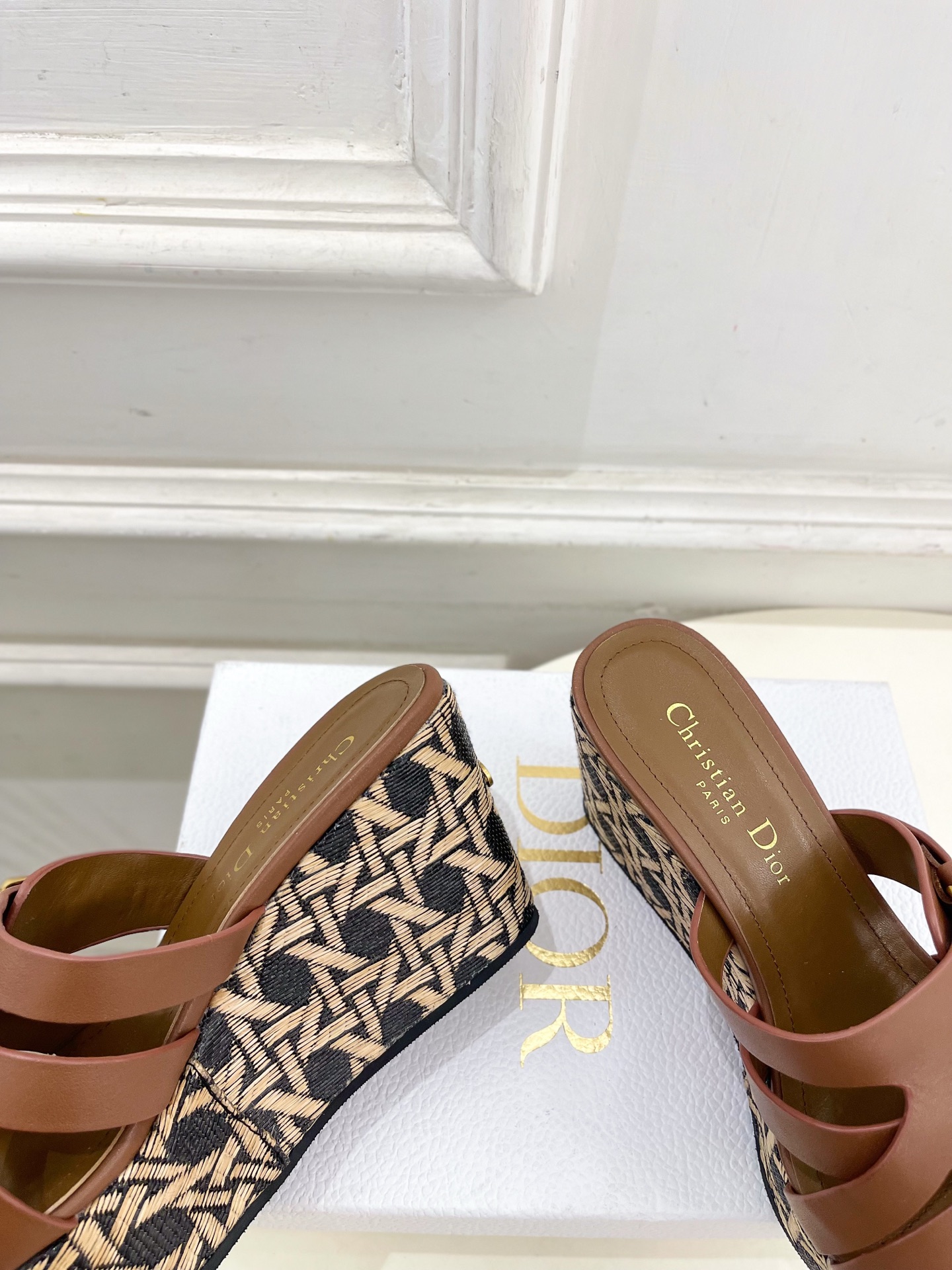 Dior | 迪奥 25 𝐬𝐬 🧡💚2025春夏新品 顶级版本⚠️专柜主打新款 Attitude坡跟拖鞋