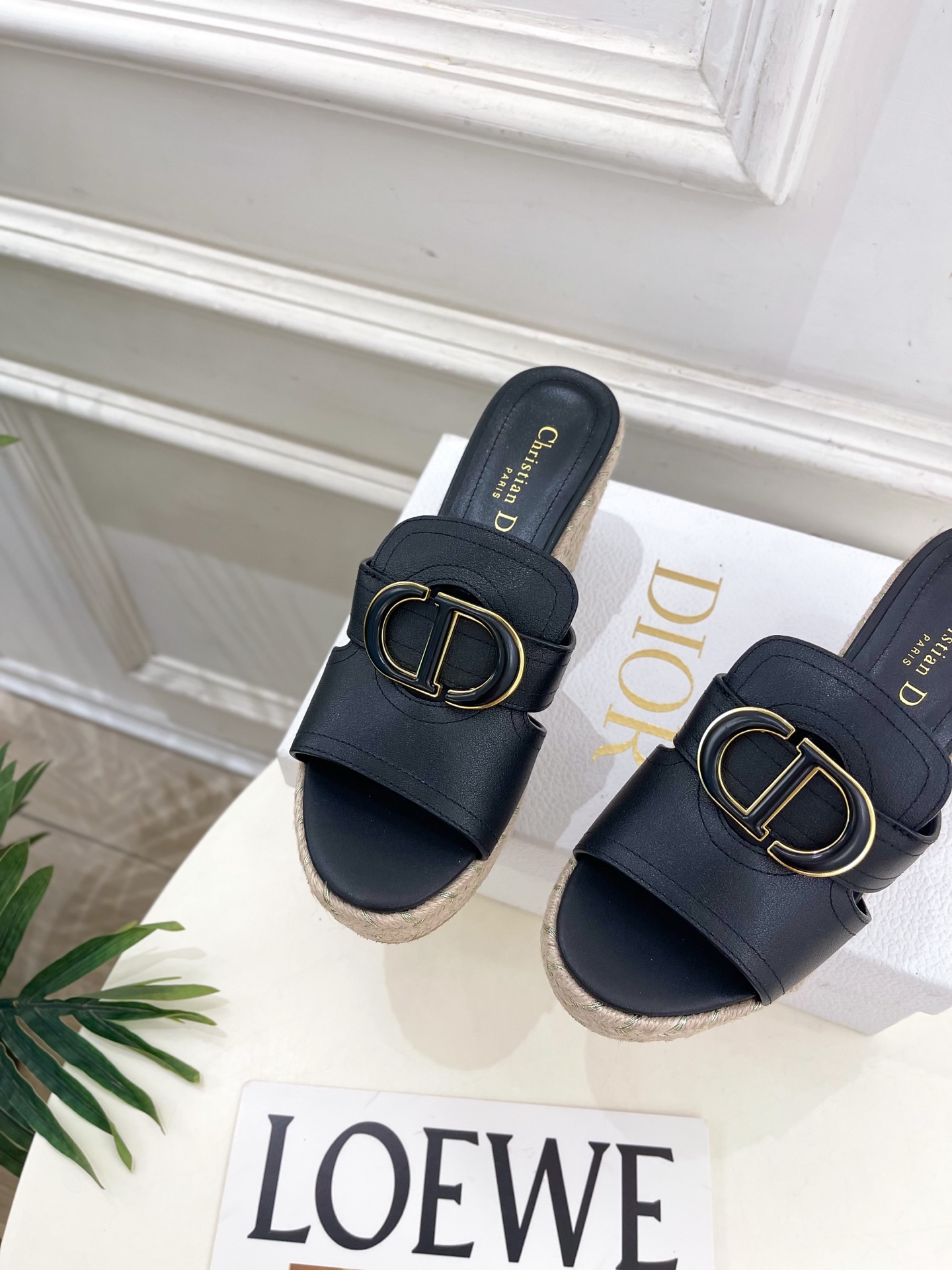 Dior | 迪奥 25 𝐬𝐬 🧡💚2025春夏新品 顶级版本⚠️专柜主打新款 CD扣麻绳坡跟拖鞋 硬货