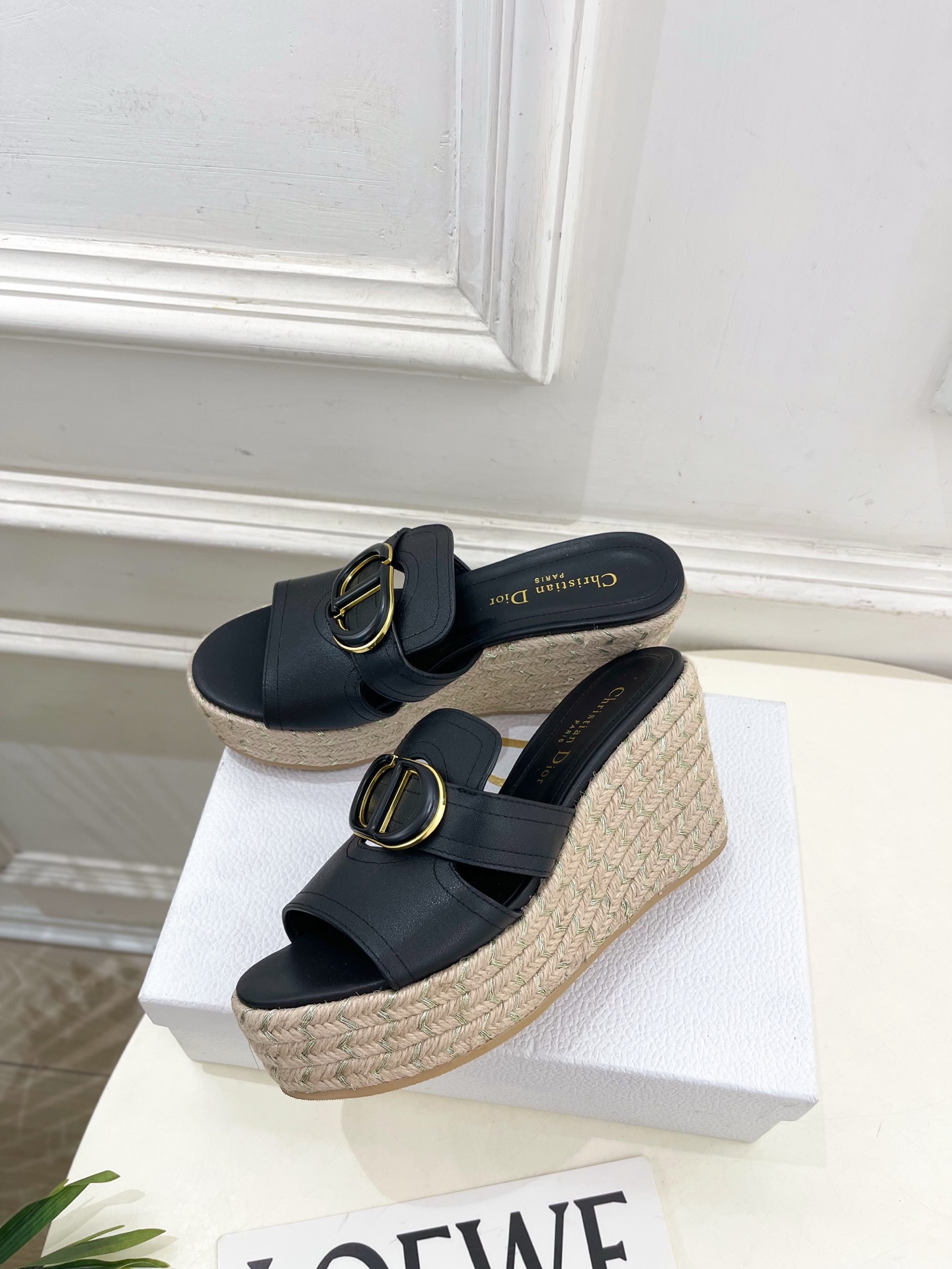 Dior | 迪奥 25 𝐬𝐬 🧡💚2025春夏新品 顶级版本⚠️专柜主打新款 CD扣麻绳坡跟拖鞋 硬货