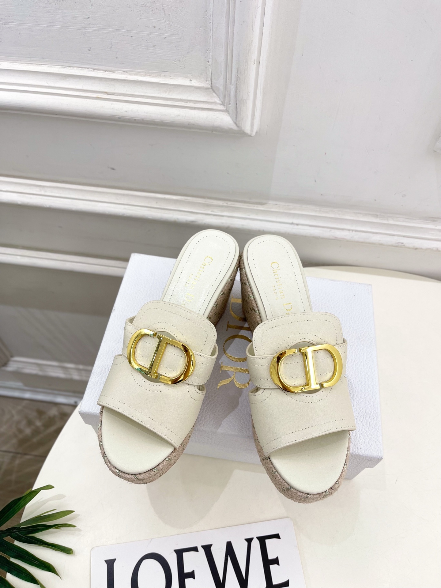 Dior | 迪奥 25 𝐬𝐬 🧡💚2025春夏新品 顶级版本⚠️专柜主打新款 CD扣麻绳坡跟拖鞋 硬货